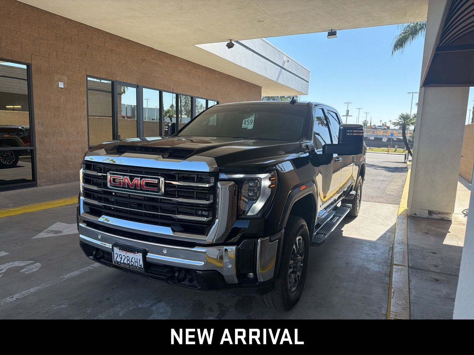 2025 GMC Sierra 4WD Crew Cab Standard Box SLT's photo