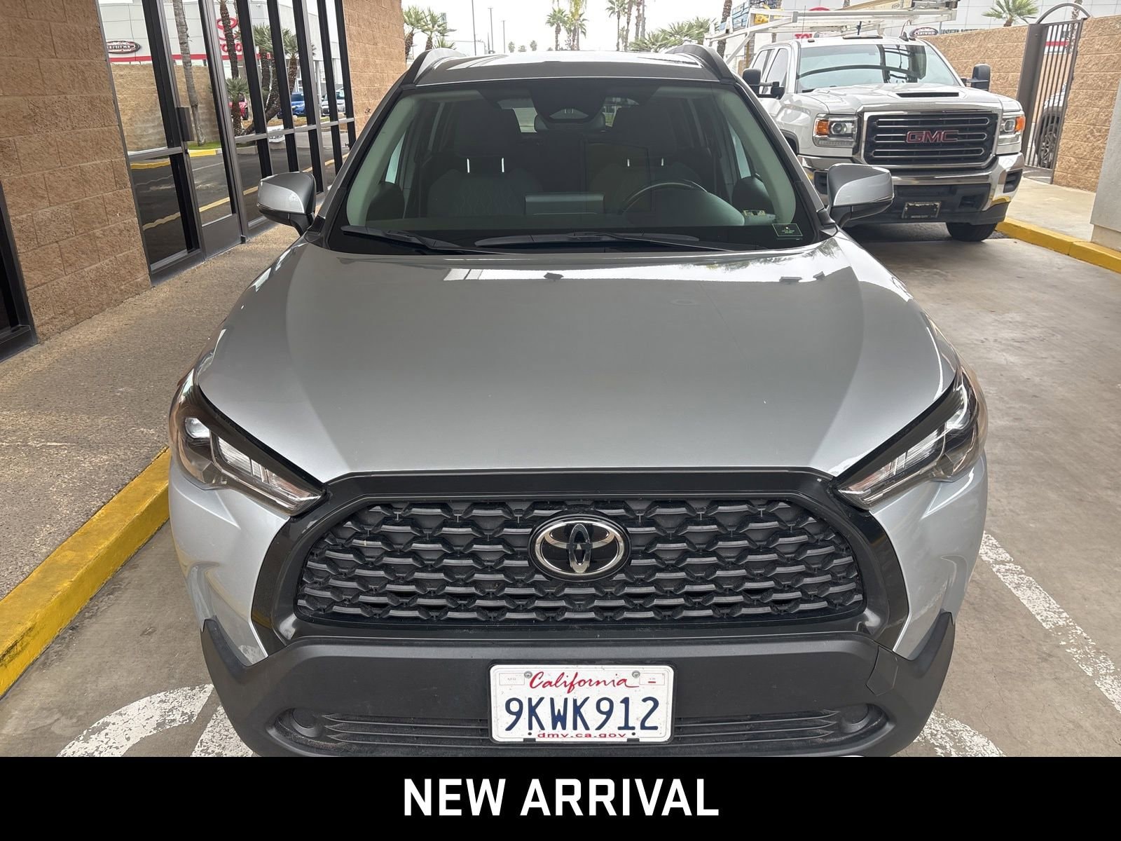 2024 Toyota Corolla Cross LE's photo