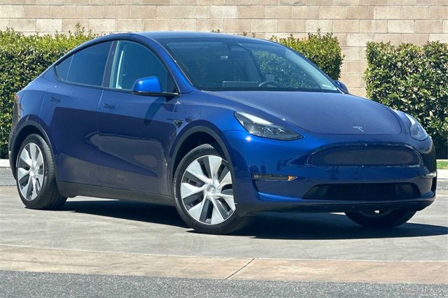 Used 2024 Tesla Model Y Long Range with VIN 7SAYGAEE6RF981199 for sale in Bakersfield, CA