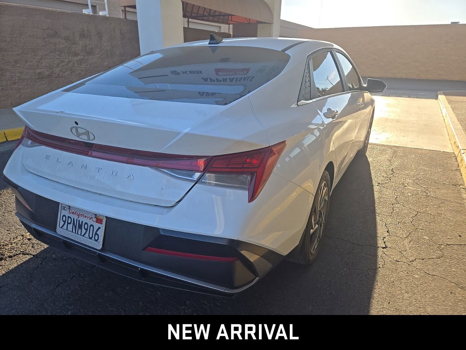 2024 Hyundai Elantra SEL photo 3