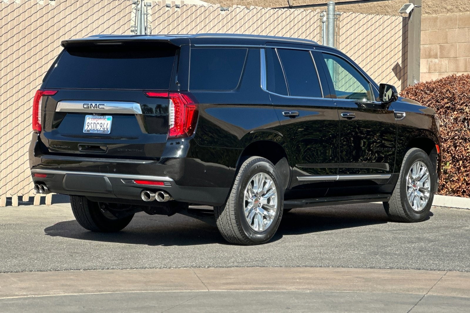 2024 GMC Yukon Denali - Photo 4