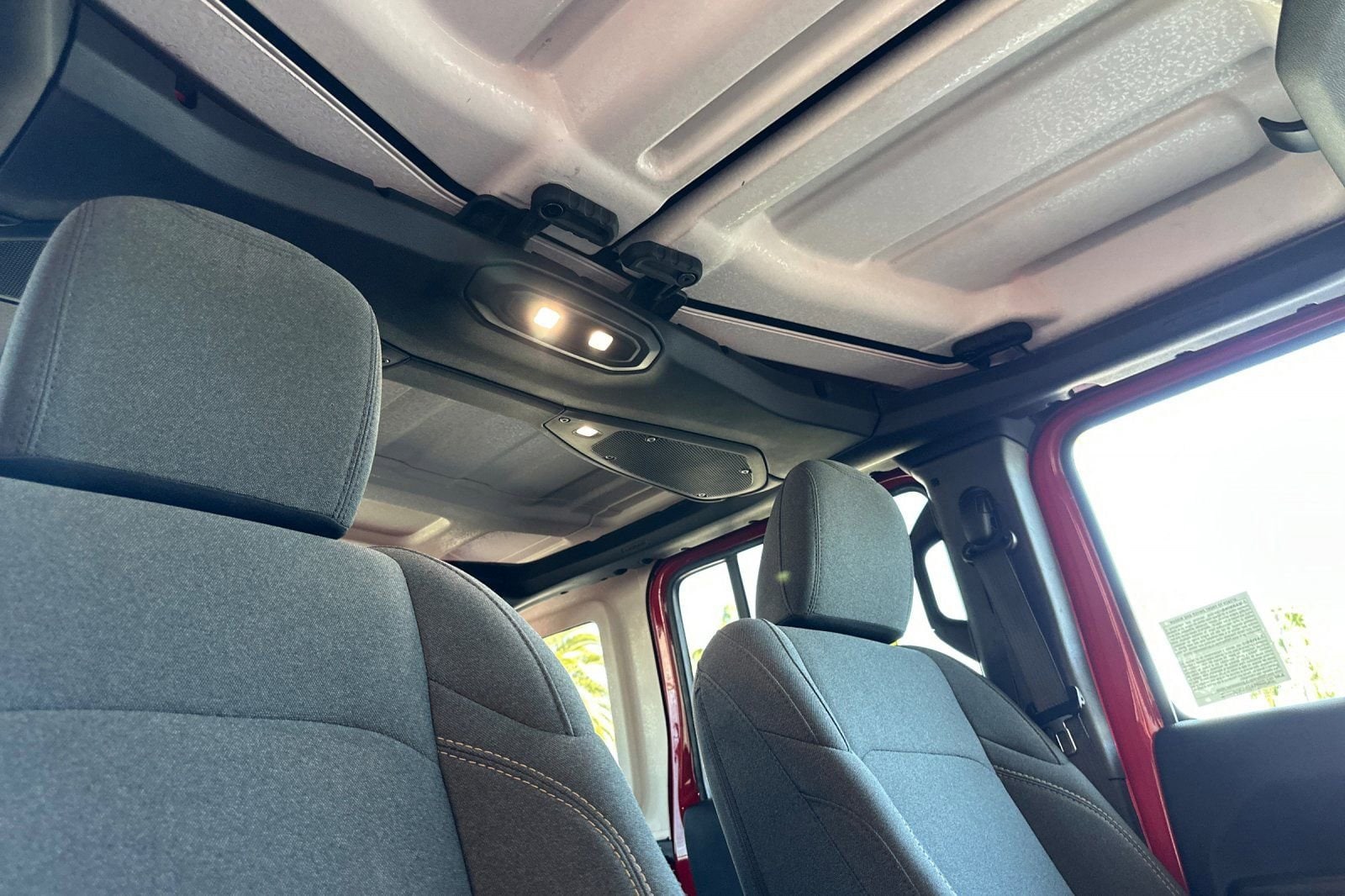 2025 Jeep Wrangler 4-Door Sahara - Photo 17