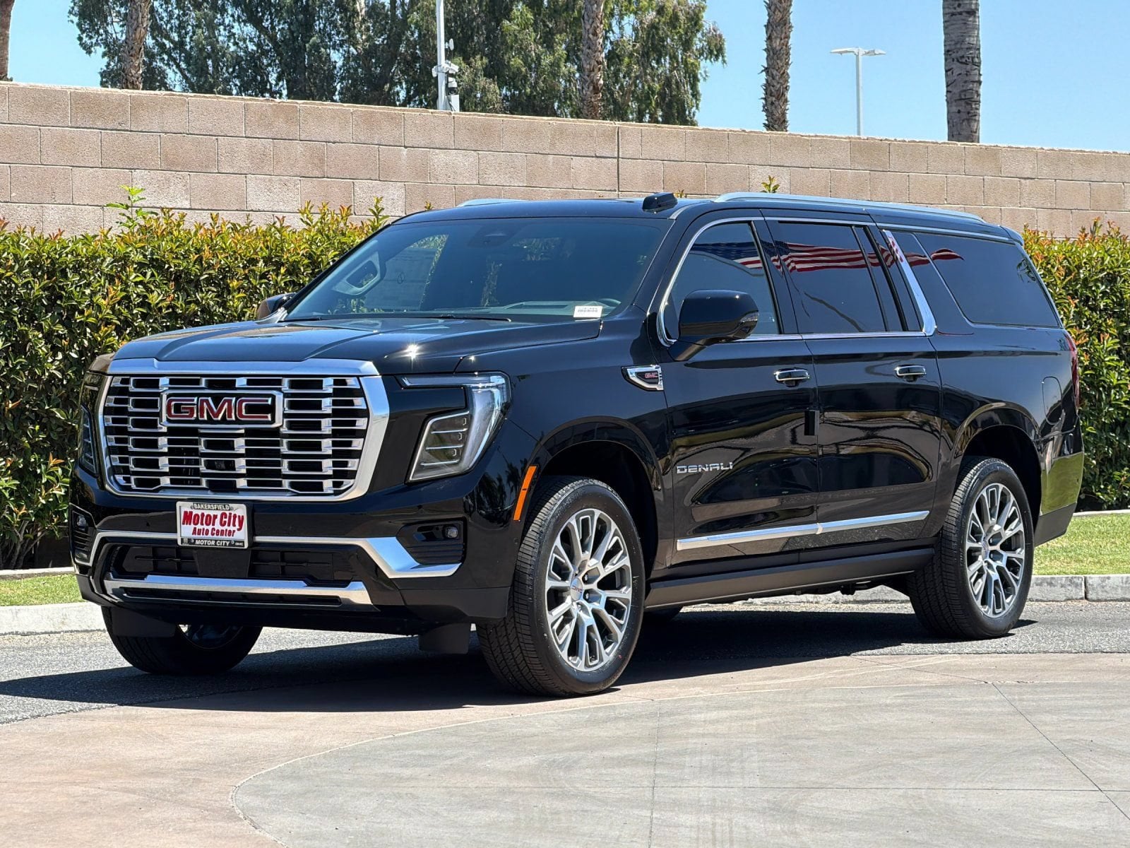 2026 GMC Yukon XL Denali - Photo 7