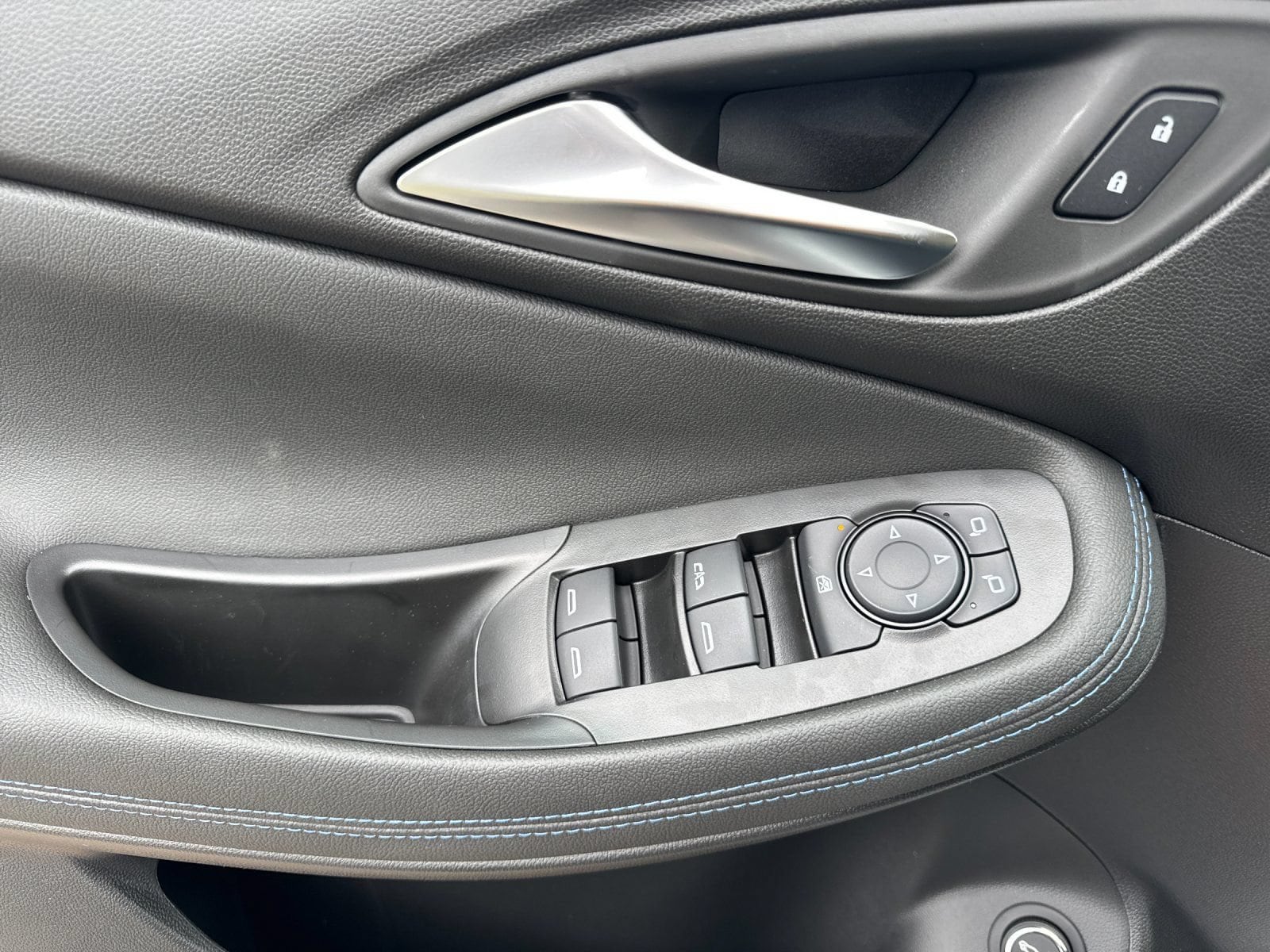 2026 Buick Encore GX Sport Touring - Photo 10