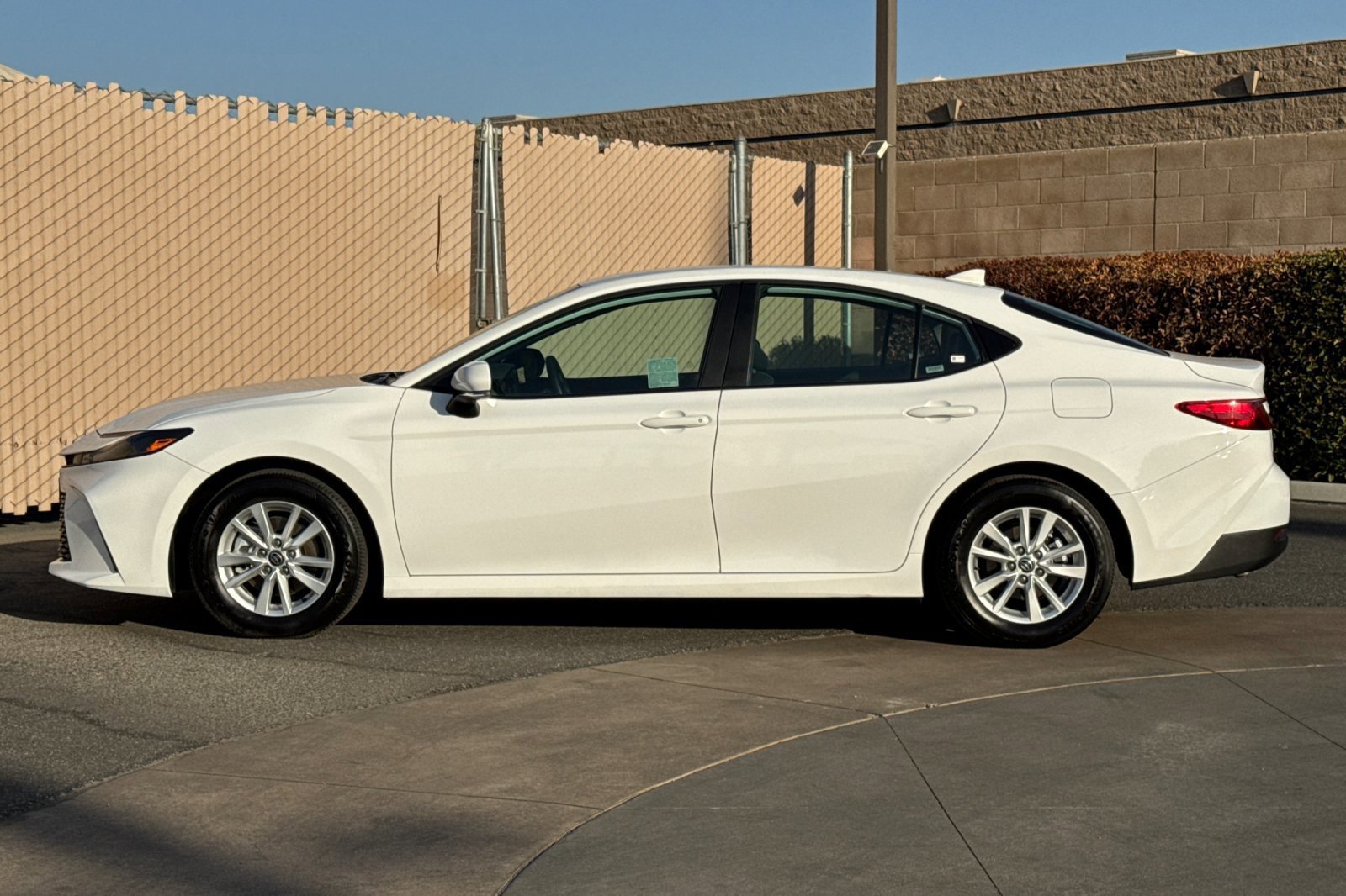 2026 Toyota Camry LE - Photo 7