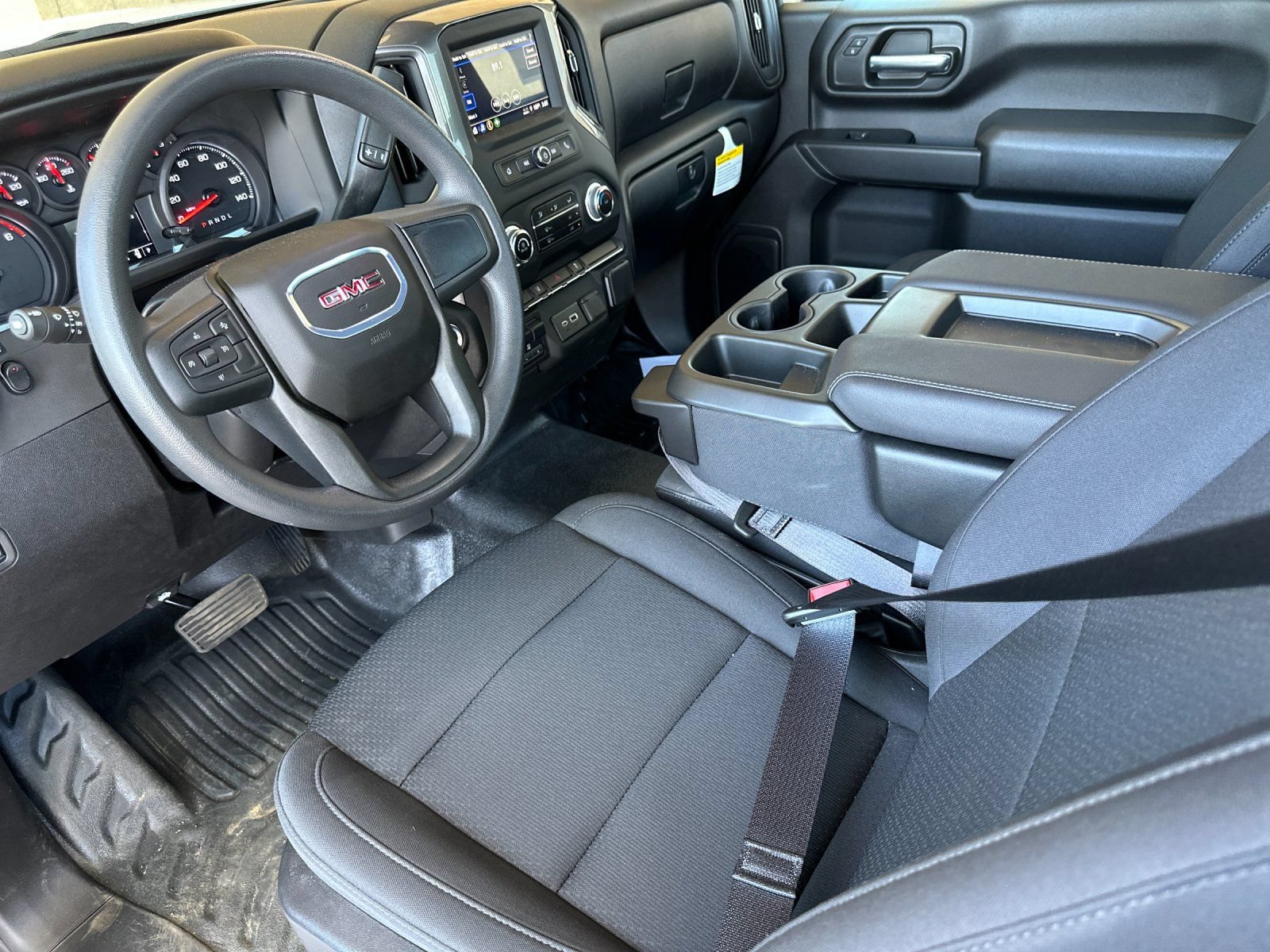 2025 GMC Sierra 3500HD Pro - Photo 10