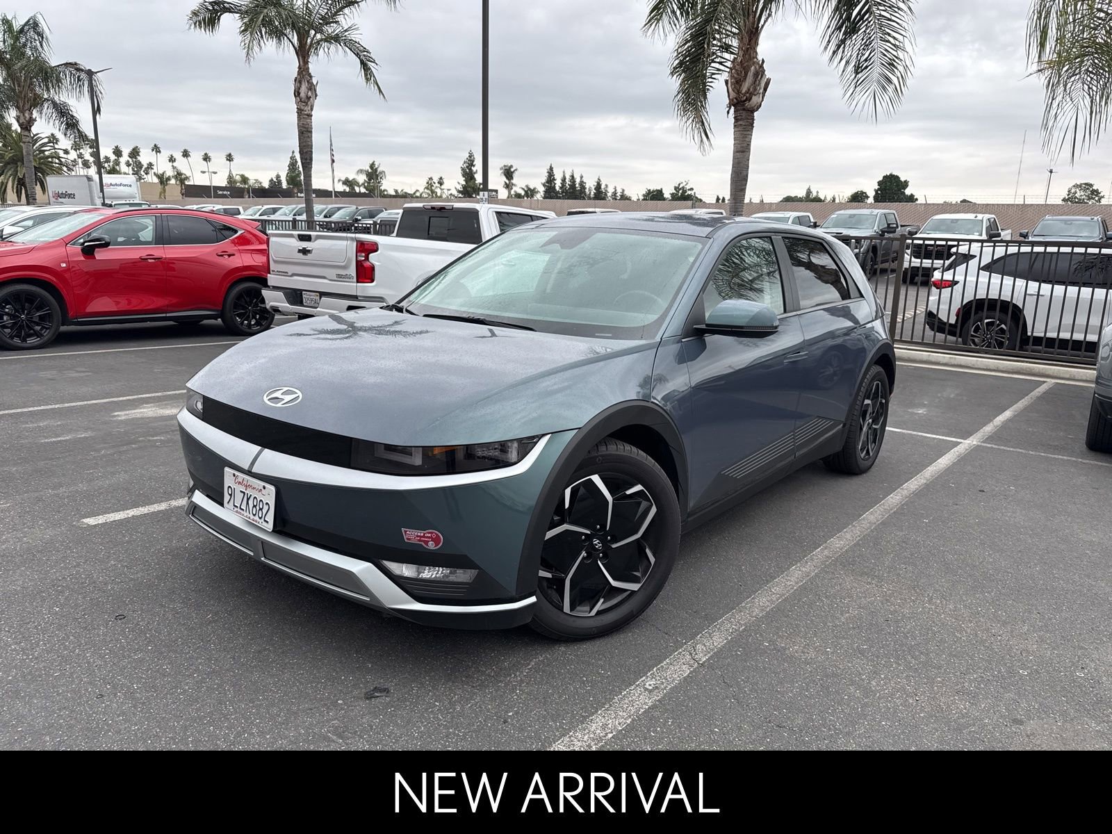 2024 Hyundai IONIQ 5 SE photo 2