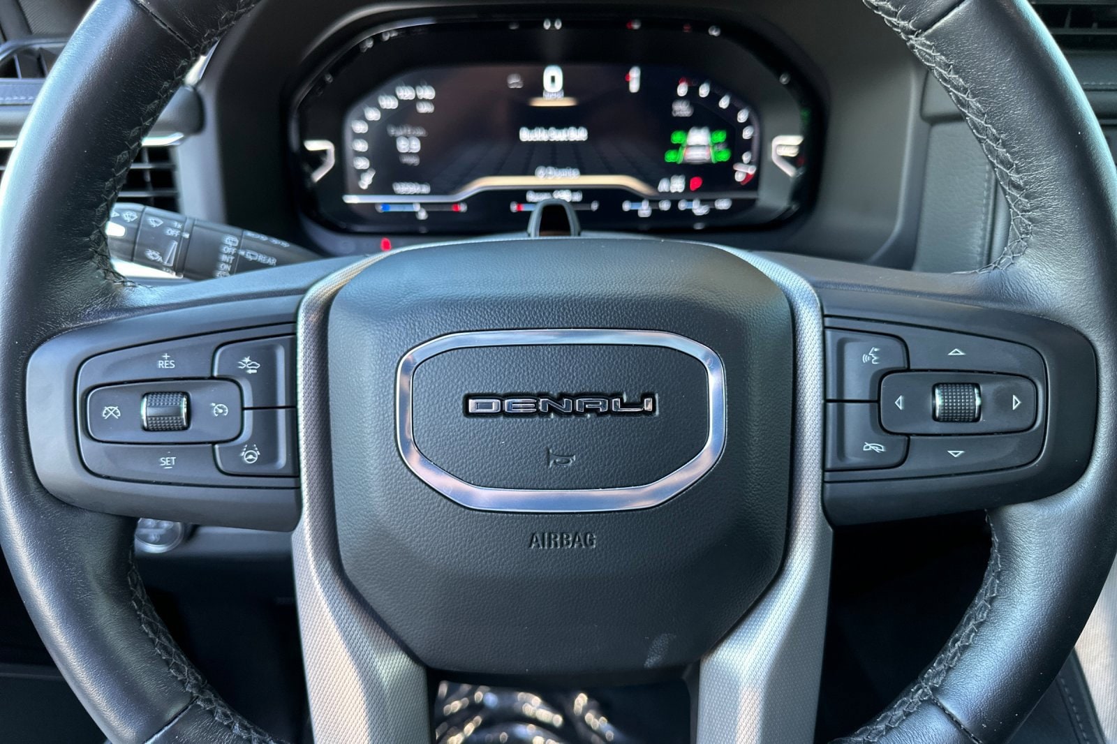 2024 GMC Yukon Denali - Photo 25