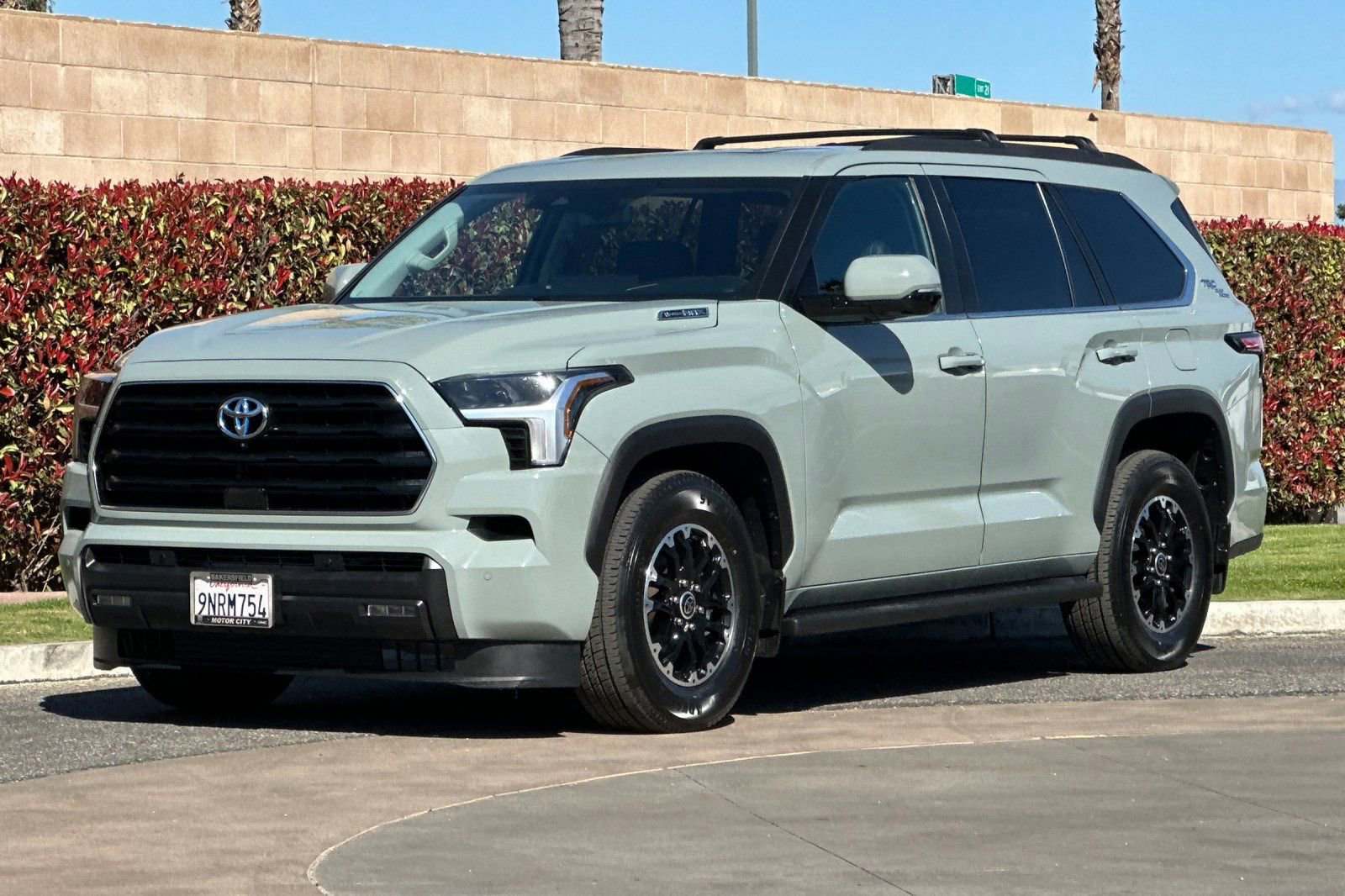 2024 Toyota Sequoia SR5 photo 3