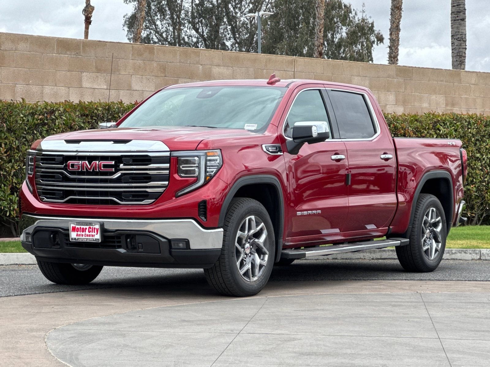 2026 GMC Sierra 1500 SLT photo 6