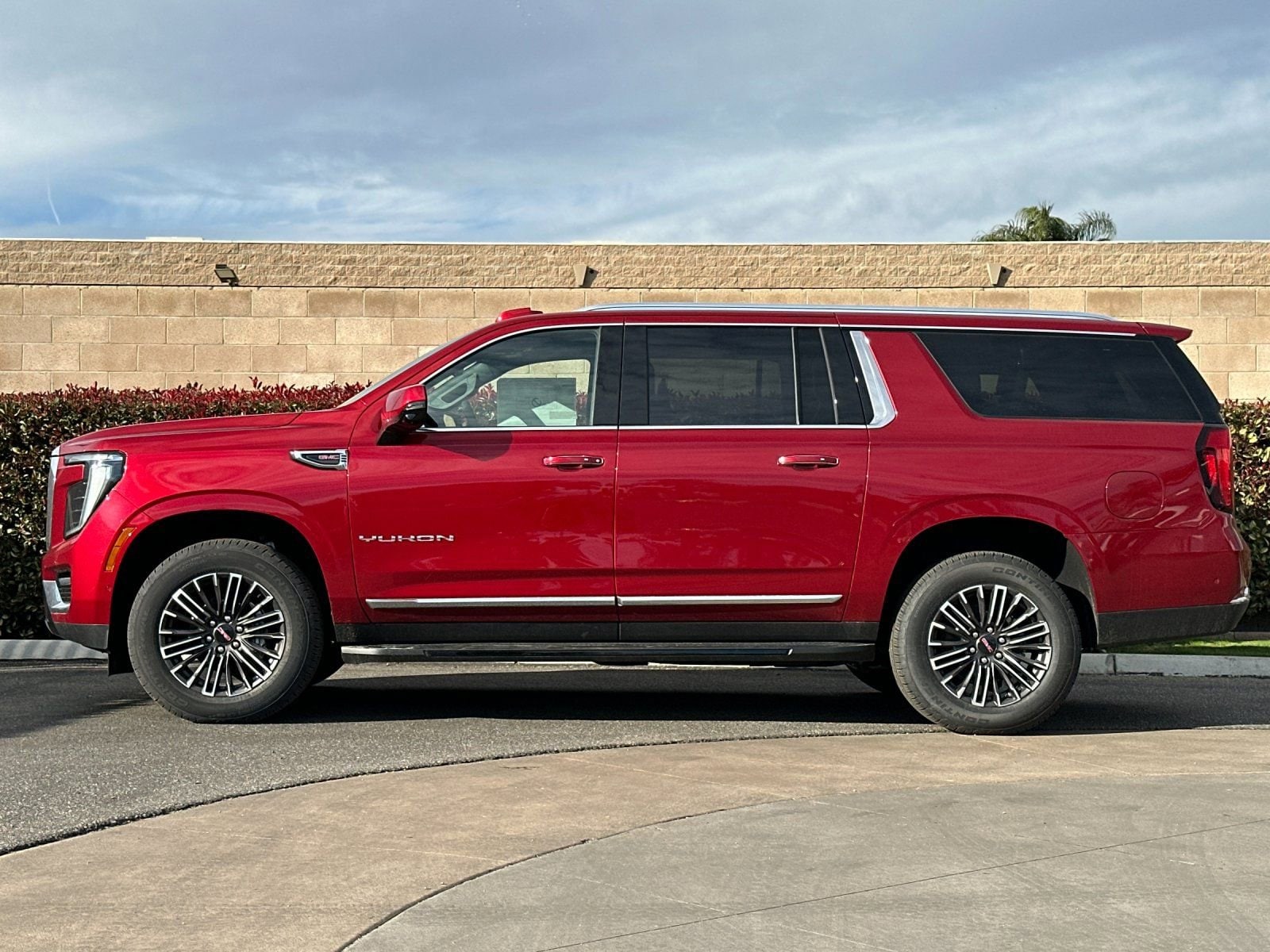 2026 GMC Yukon XL Elevation - Photo 6