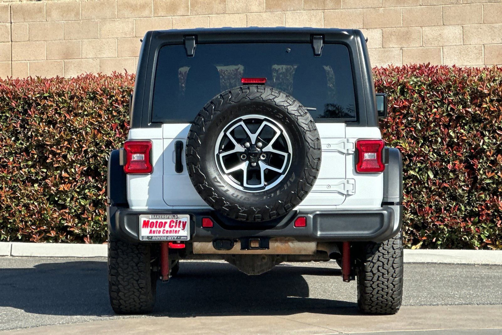 2025 Jeep Wrangler Rubicon photo 4