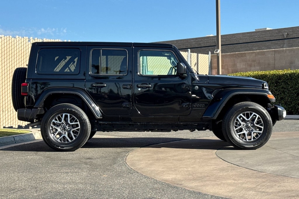 Used 2025 Jeep Wrangler 4-Door Sahara 4x4 SUV