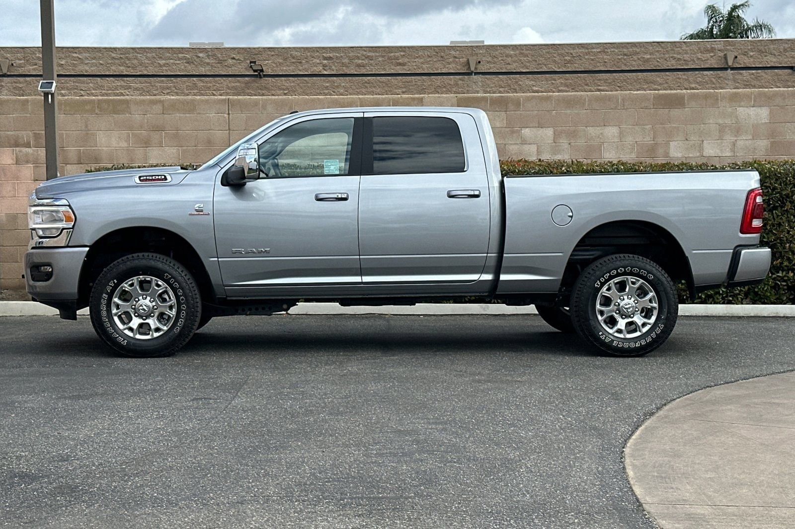 2024 Ram 2500 Laramie photo 6