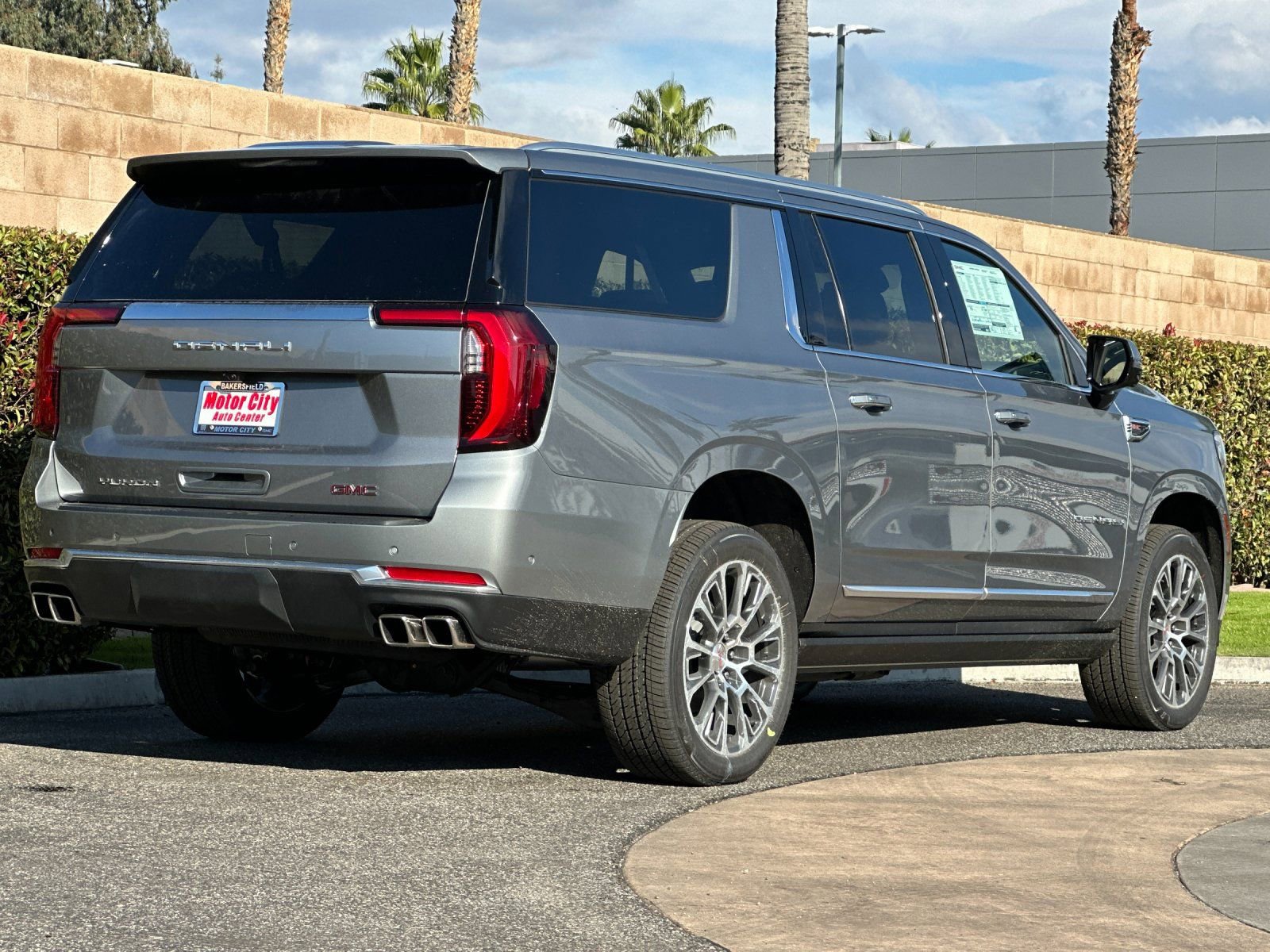 2026 Gmc Yukon XL Denali photo 4