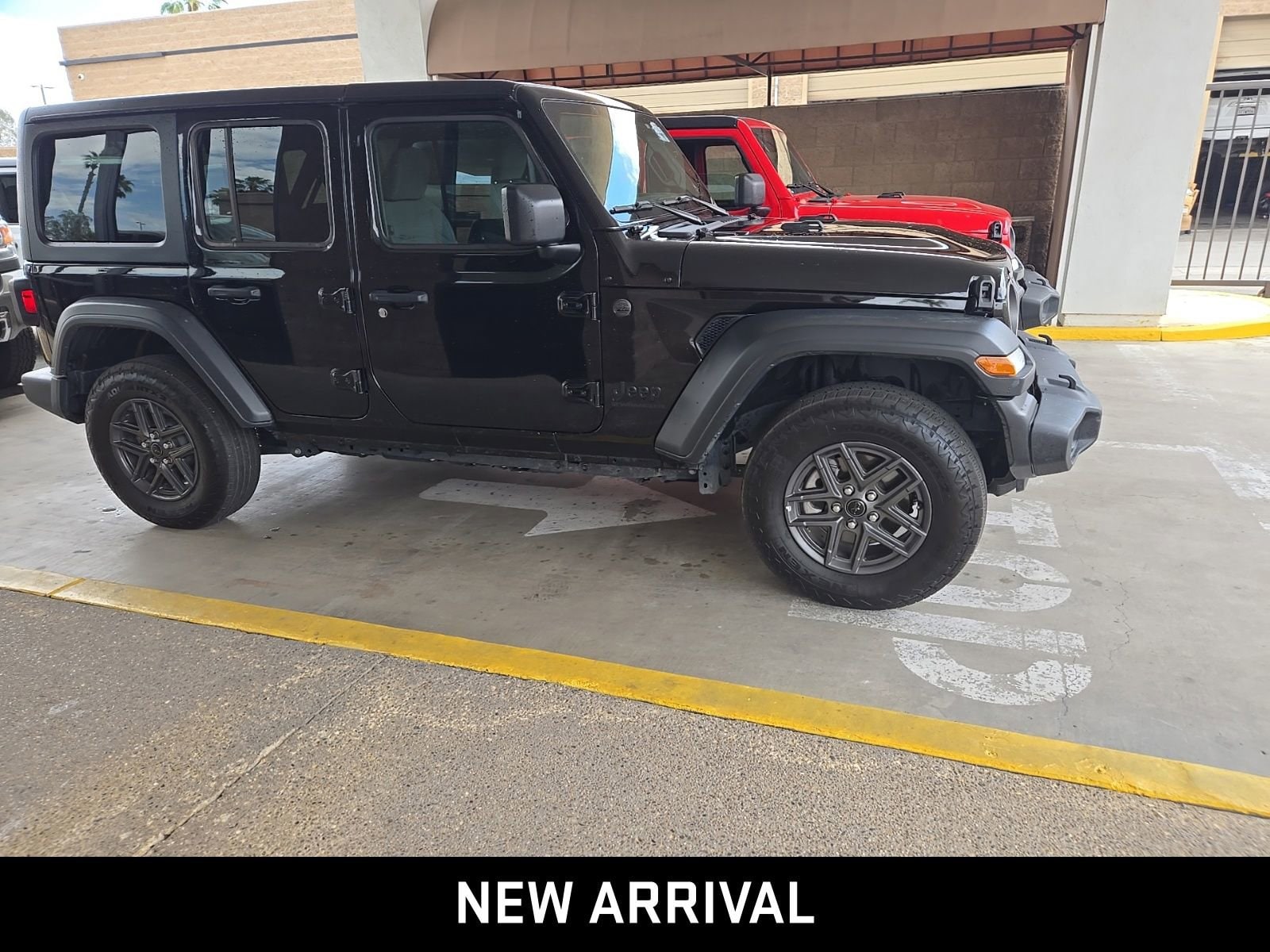 2025 Jeep Wrangler 4-Door Summit 4x4 photo 3