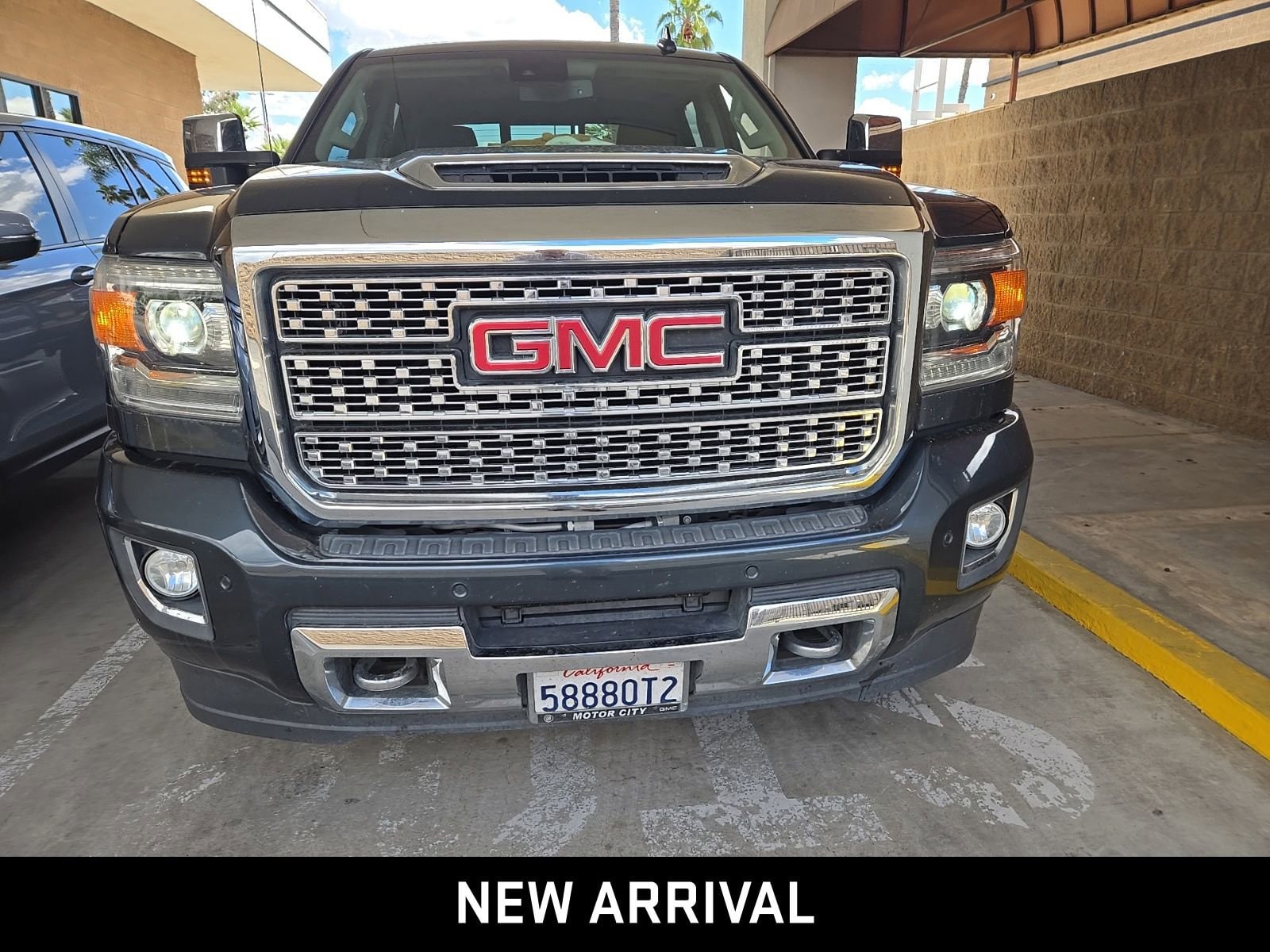 2019 GMC Sierra 2500 HD Denali photo 2