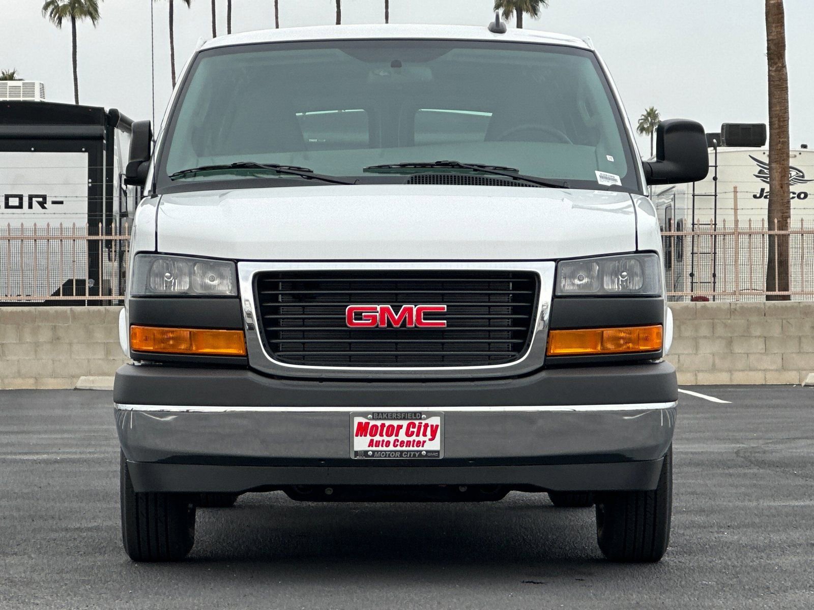 2025 GMC Savana Cargo Work Van photo 3