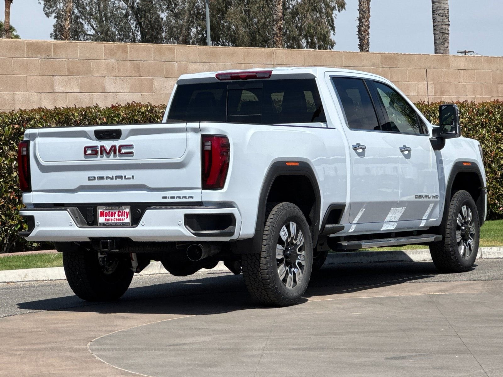 2026 GMC Sierra 2500 HD Denali photo 2