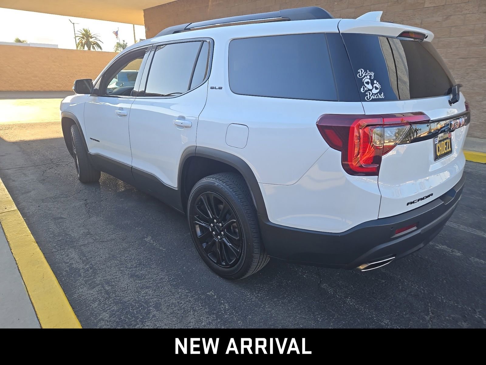 2023 GMC Acadia SLE photo 5