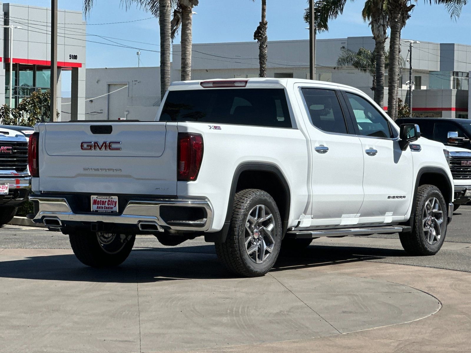 2026 GMC Sierra 1500 SLT photo 2