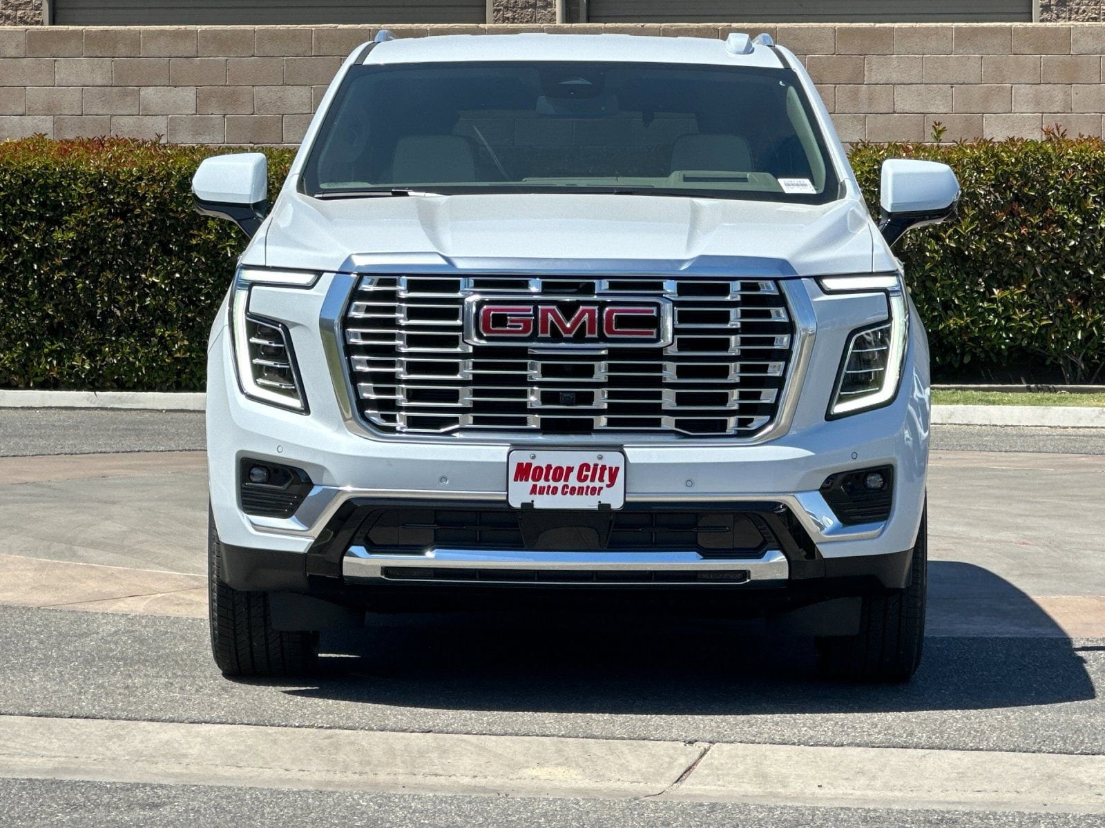 2026 GMC Yukon Denali - Photo 9