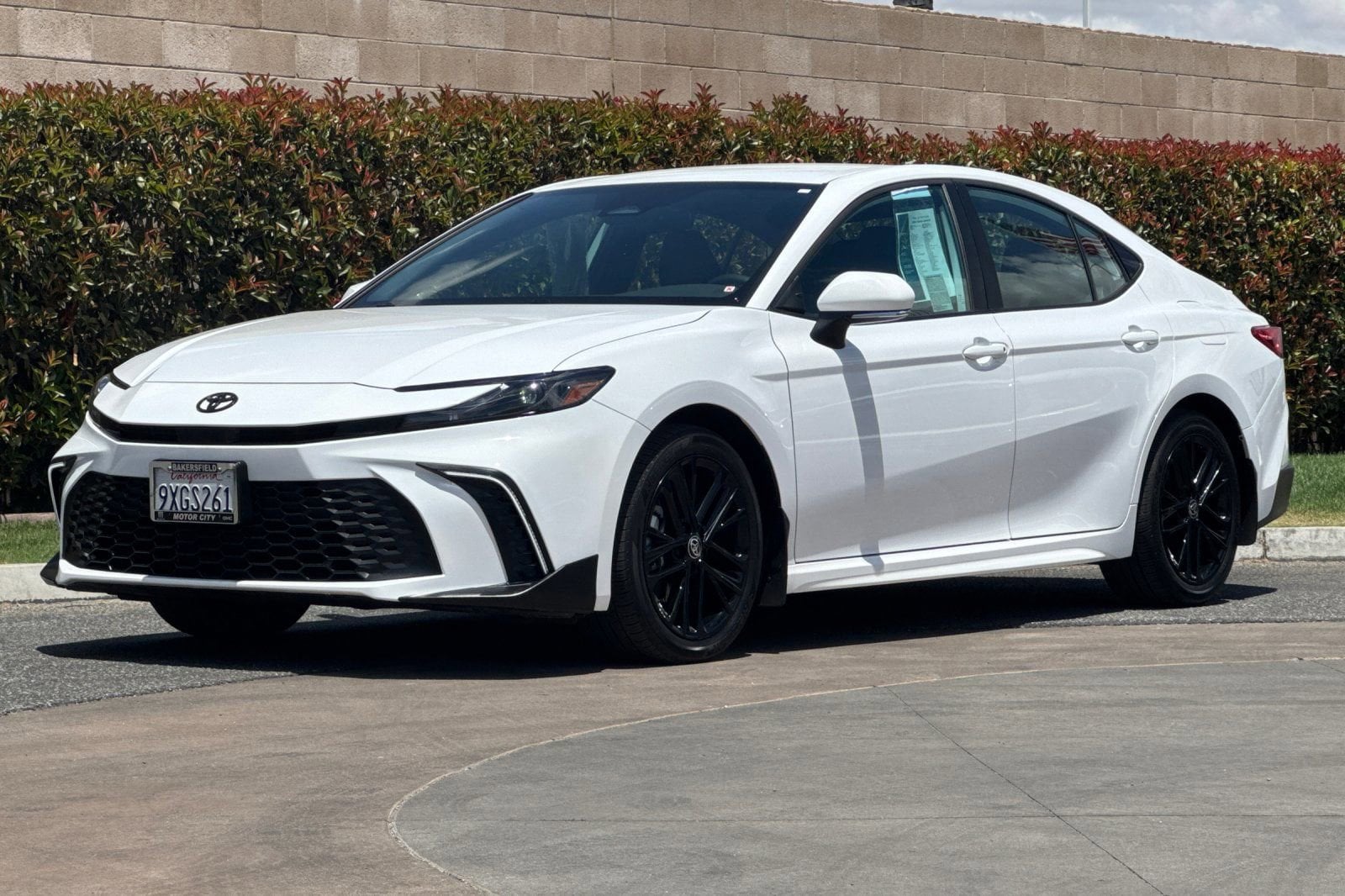 2026 Toyota Camry SE - Photo 8