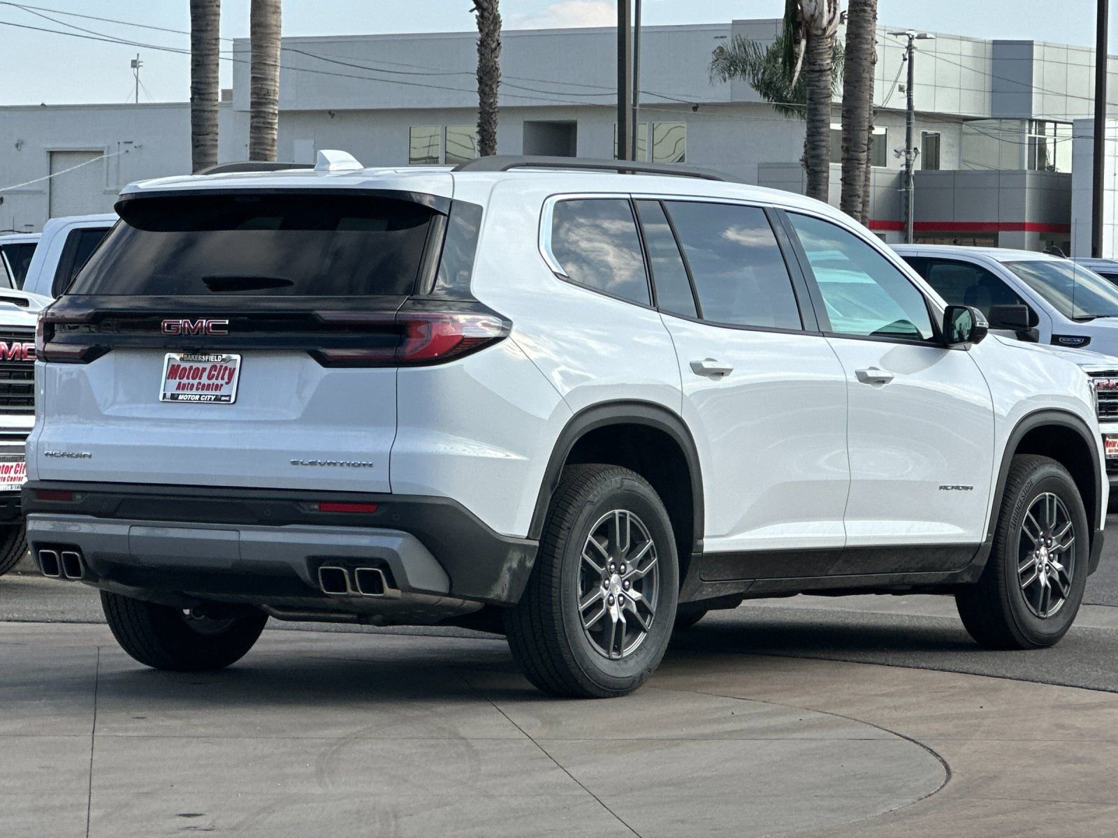 2026 GMC Acadia Elevation - Photo 3