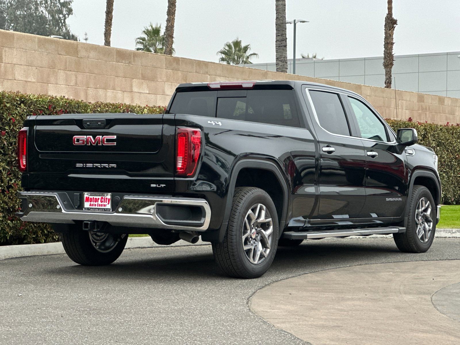 2026 GMC Sierra 1500 SLT photo 2