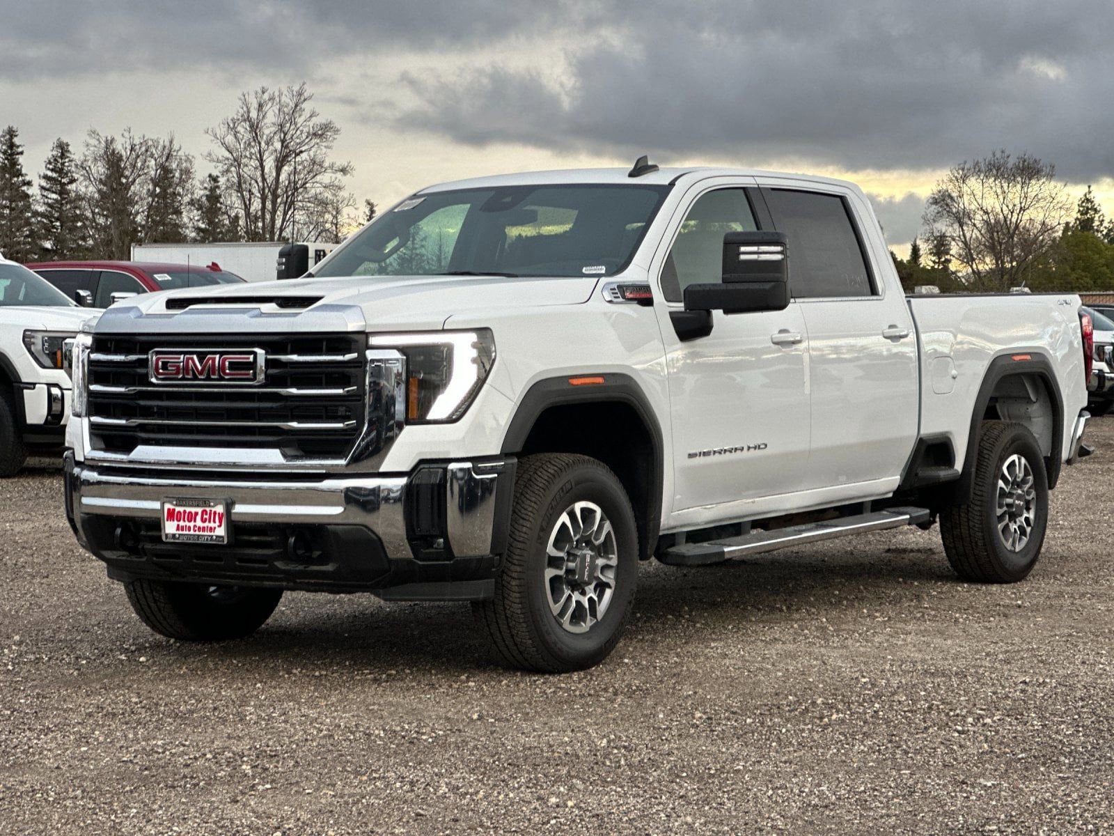 2025 GMC Sierra 2500 HD SLE photo 3