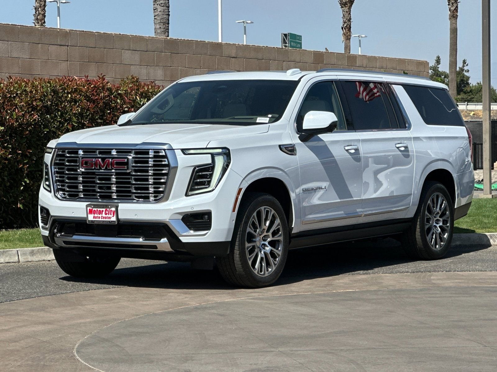 2026 GMC Yukon XL Denali - Photo 7
