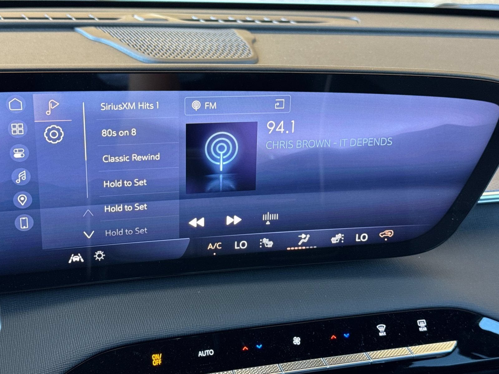 2026 Buick Enclave Sport Touring - Photo 18