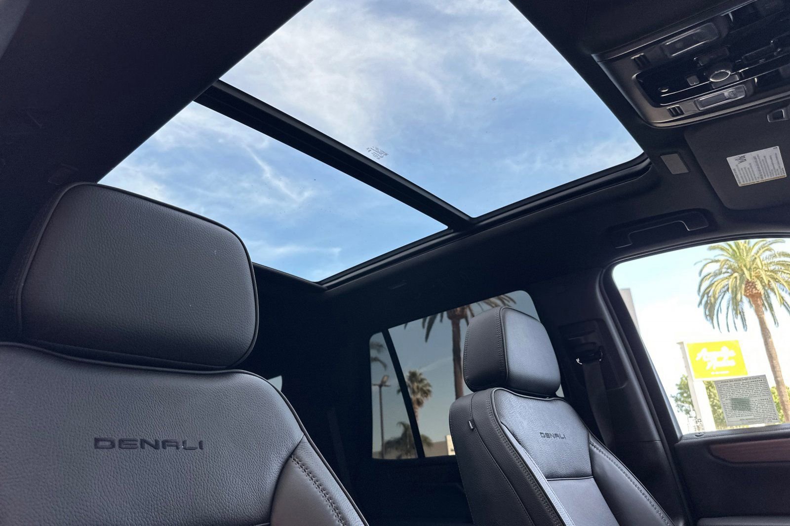 2026 GMC Yukon Denali - Photo 19
