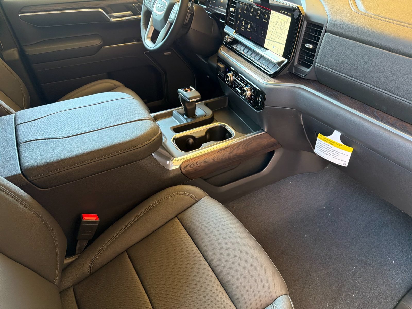 2026 GMC Sierra 1500 SLT - Photo 14