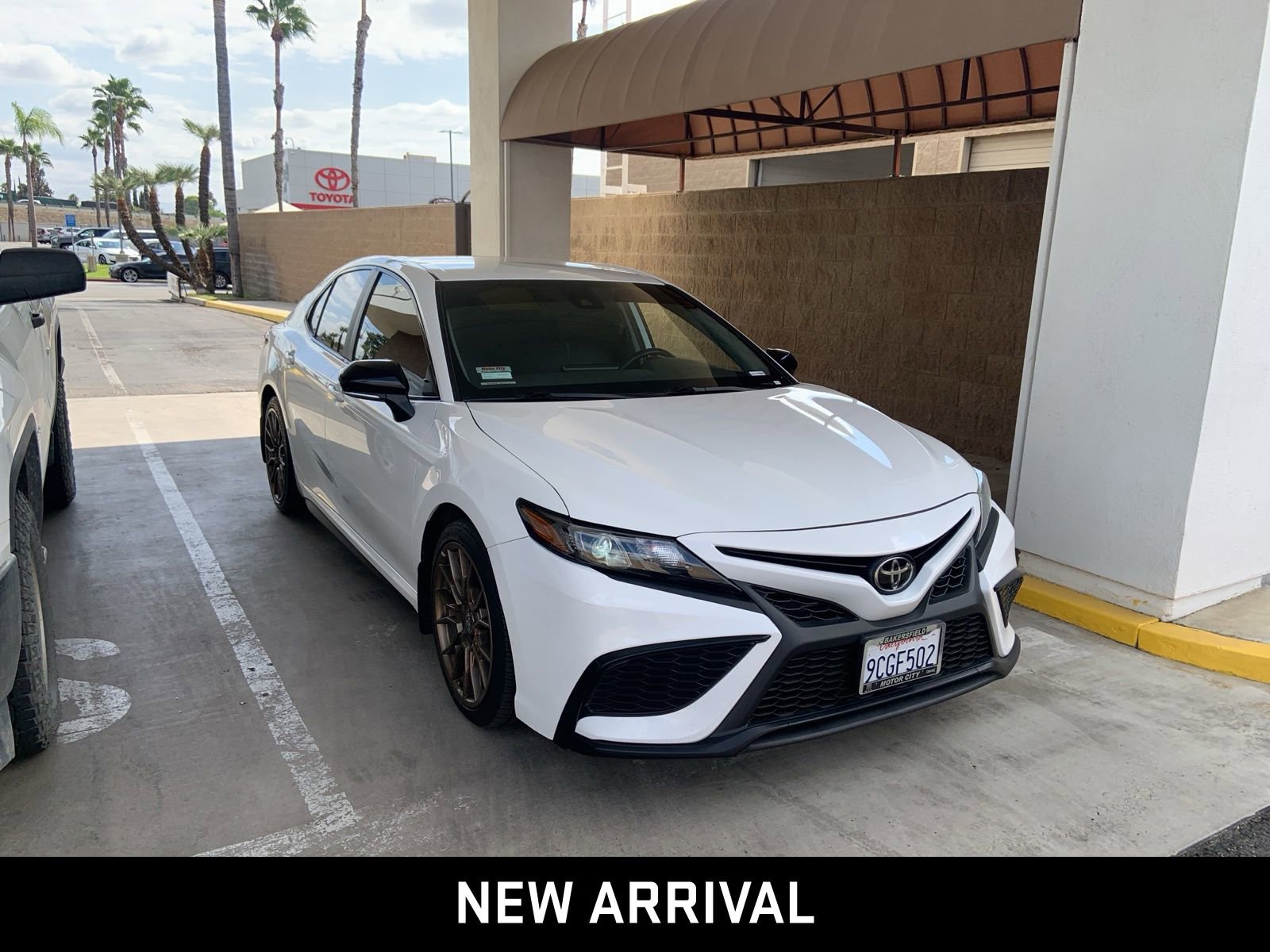 2023 Toyota Camry SE photo 3