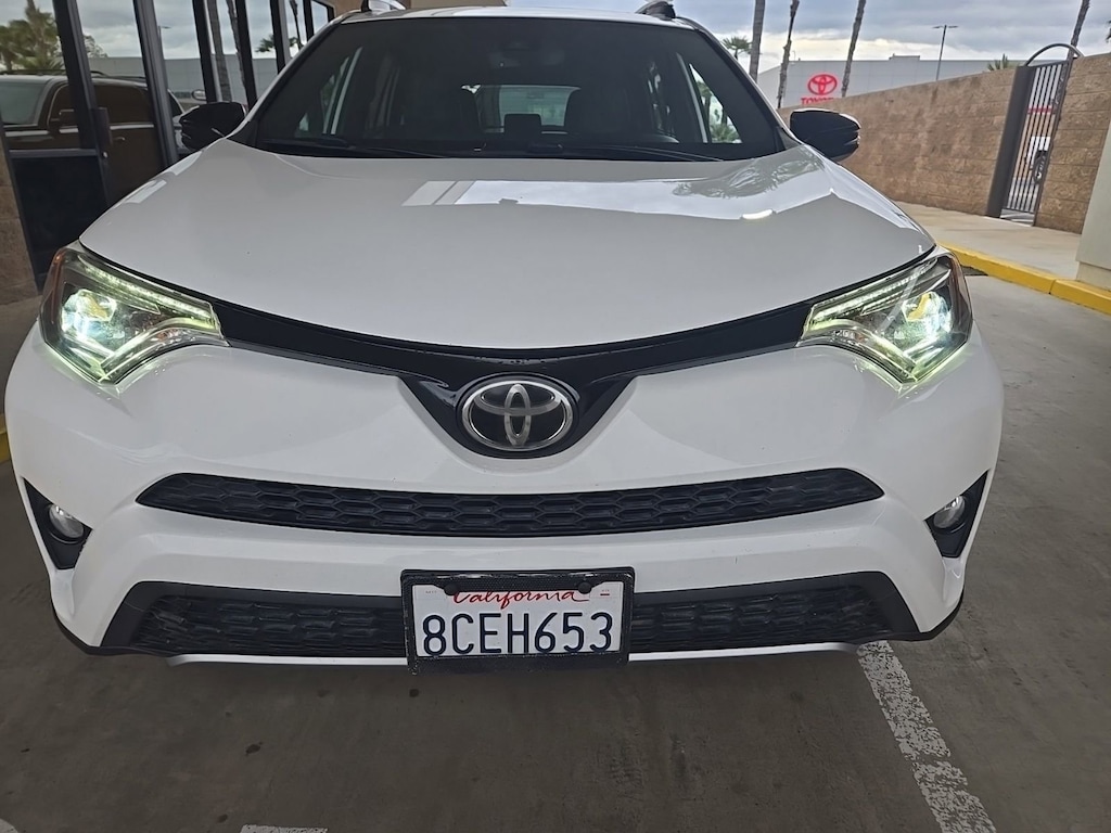Used 2018 Toyota RAV4 SE SUV