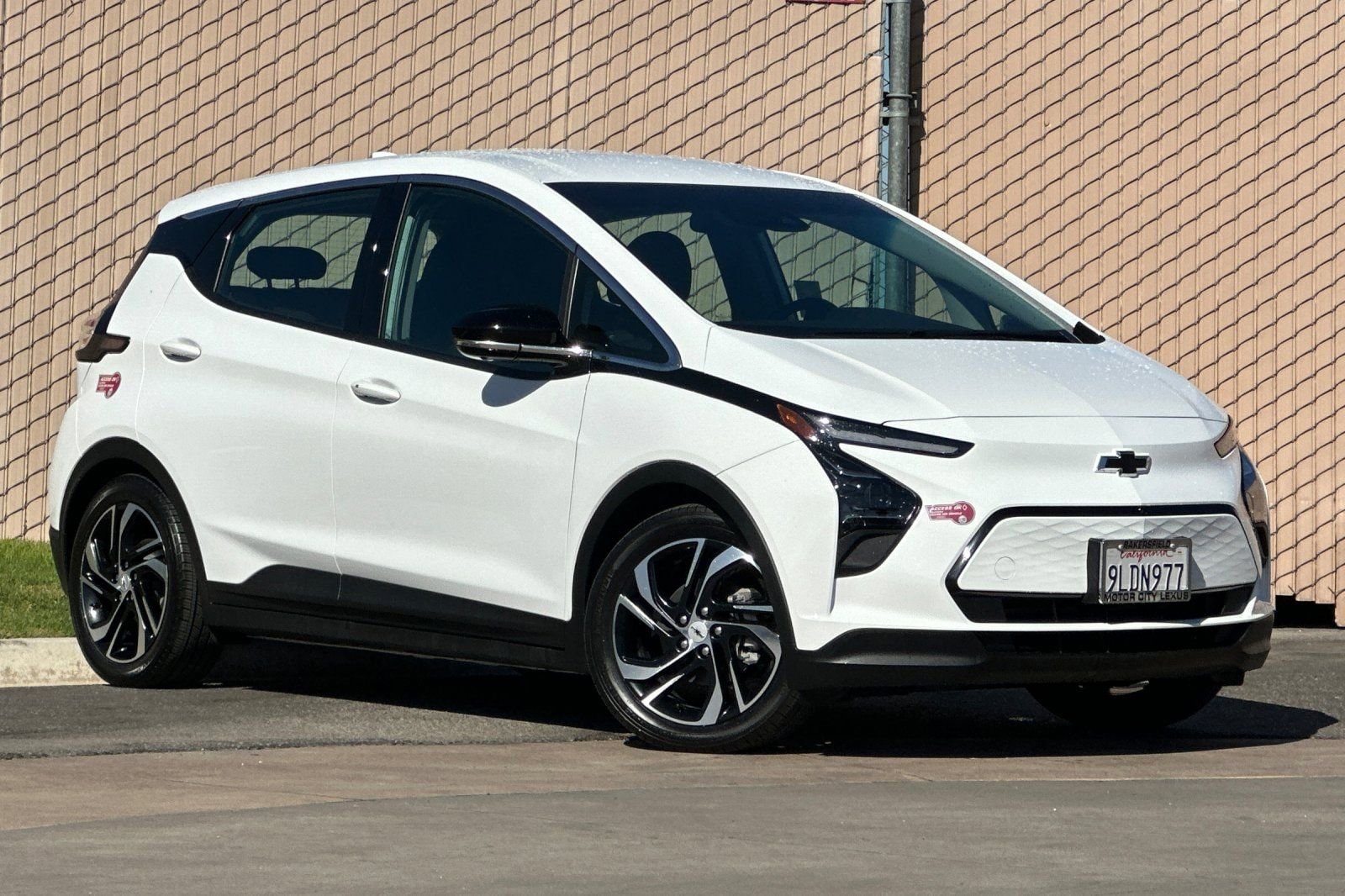 Used 2023 Chevrolet Bolt EV 2LT with VIN 1G1FX6S09P4200456 for sale in Bakersfield, CA