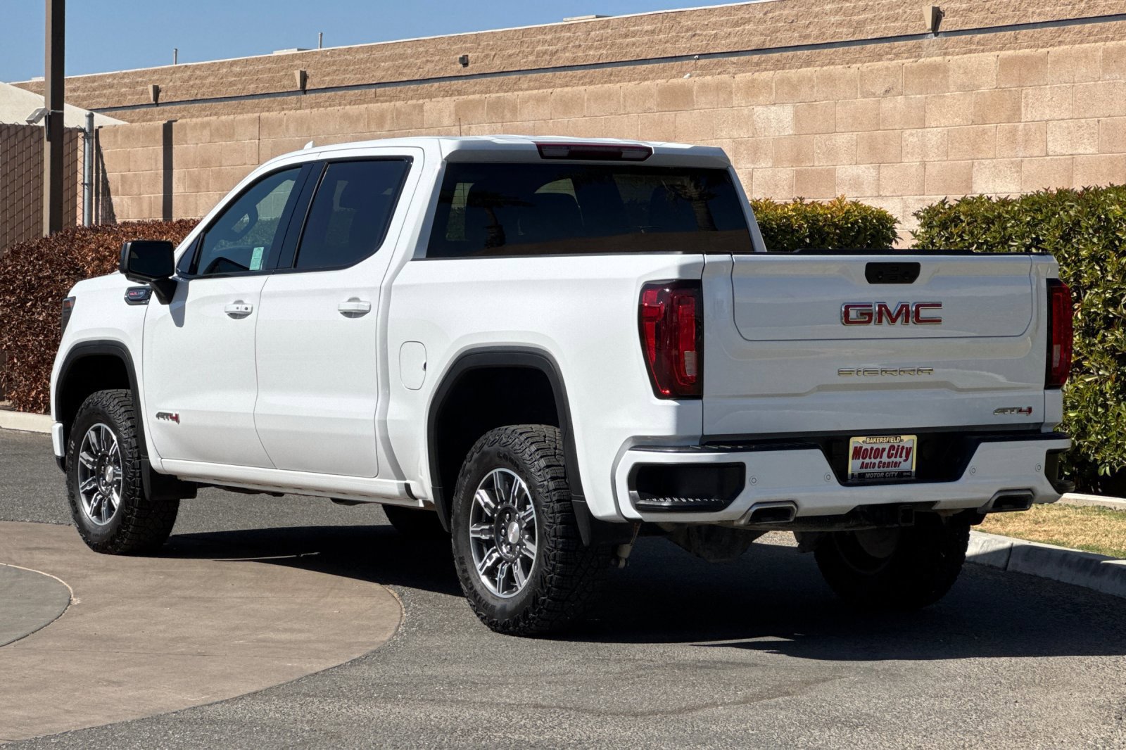 2025 GMC Sierra 1500 AT4 - Photo 6