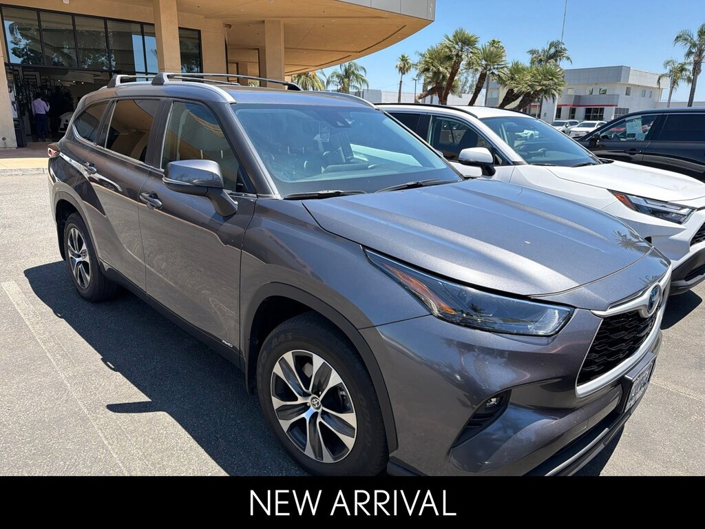Used 2024 Toyota Highlander Hybrid XLE SUV