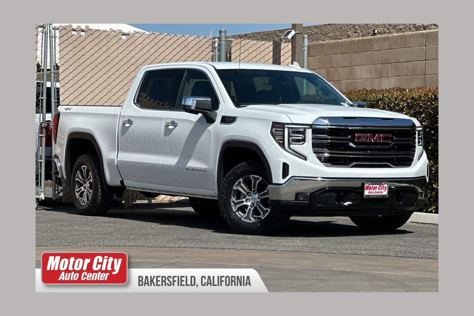 2025 GMC Sierra 4WD Crew Cab Short Box SLT's photo