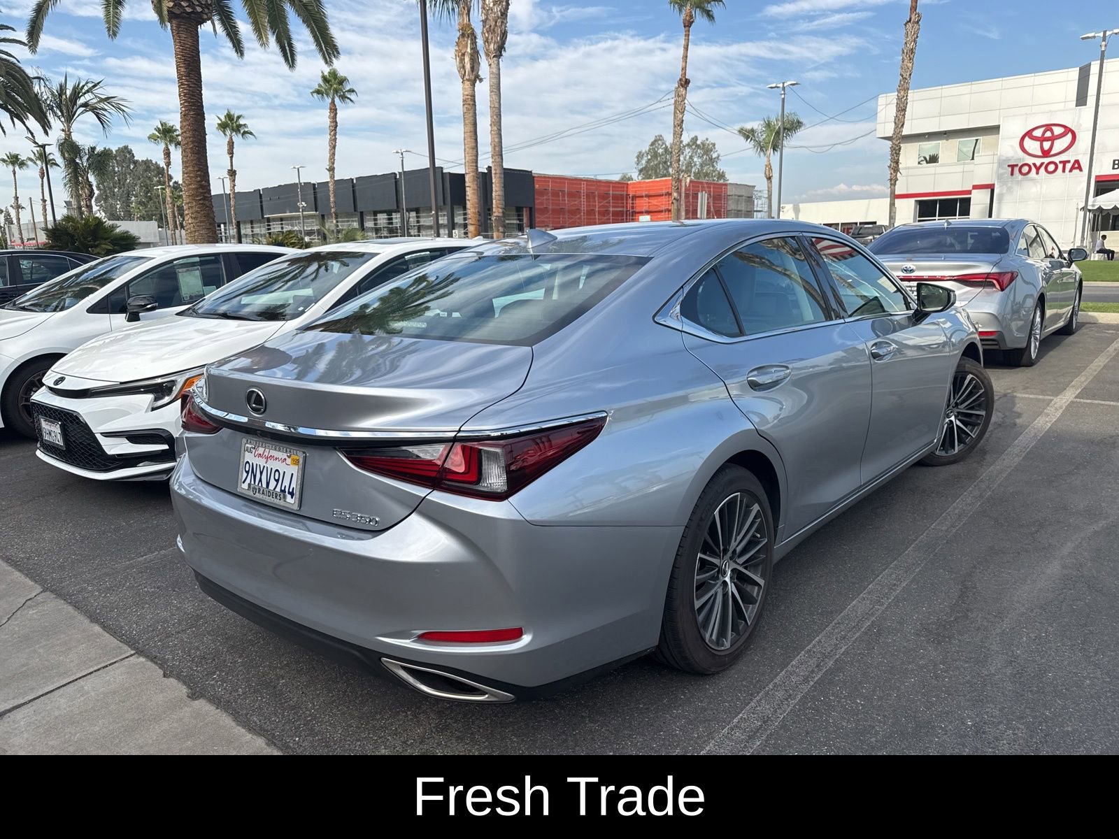 2024 Lexus ES 350 Premium photo 3