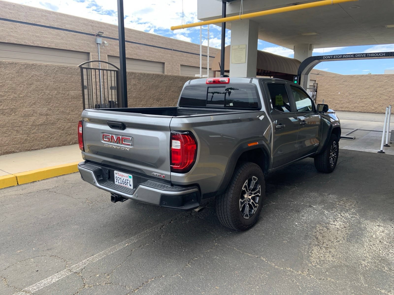 2025 GMC Canyon AT4 - Photo 4