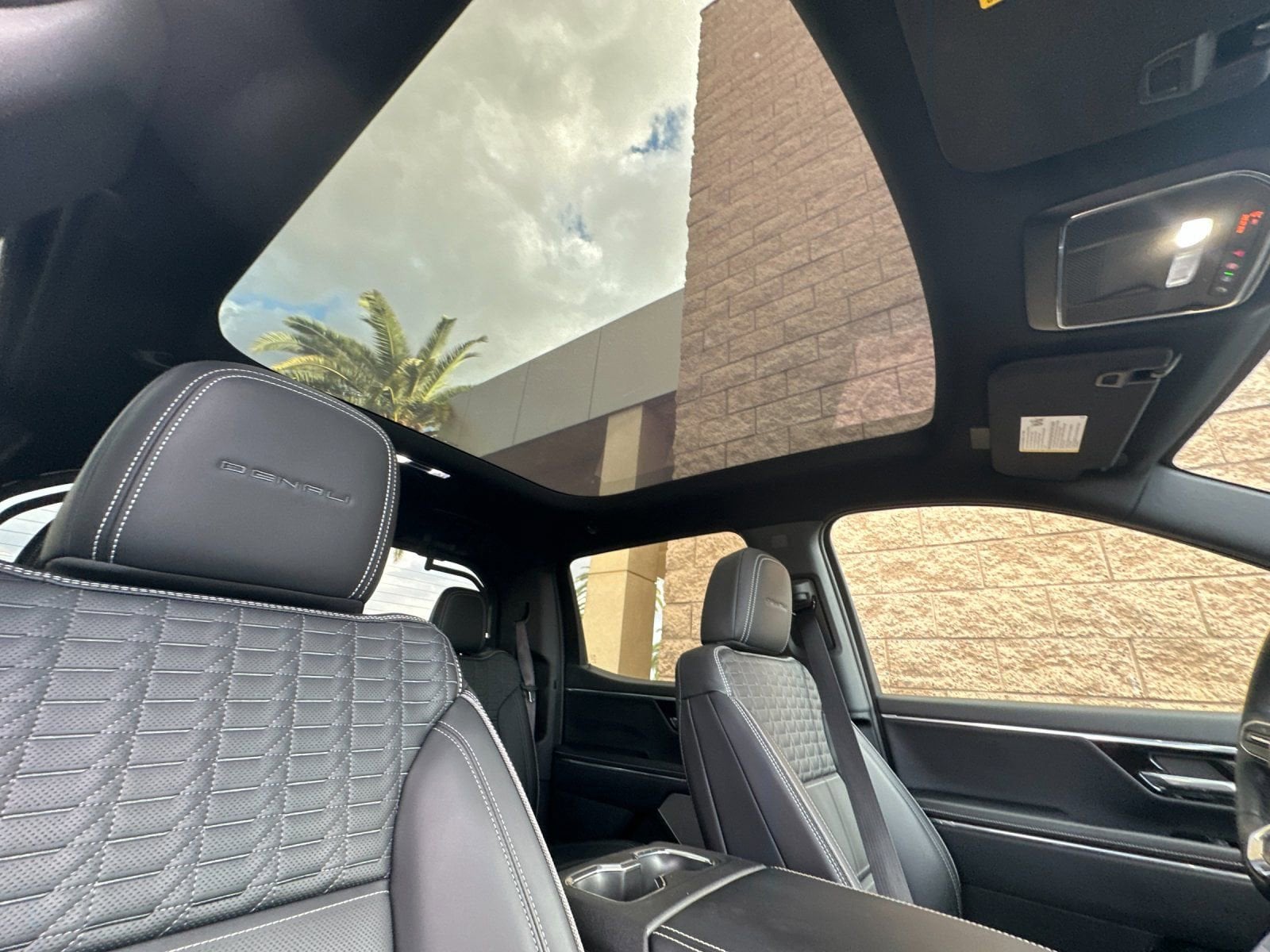 2025 GMC Sierra EV Denali - Photo 16