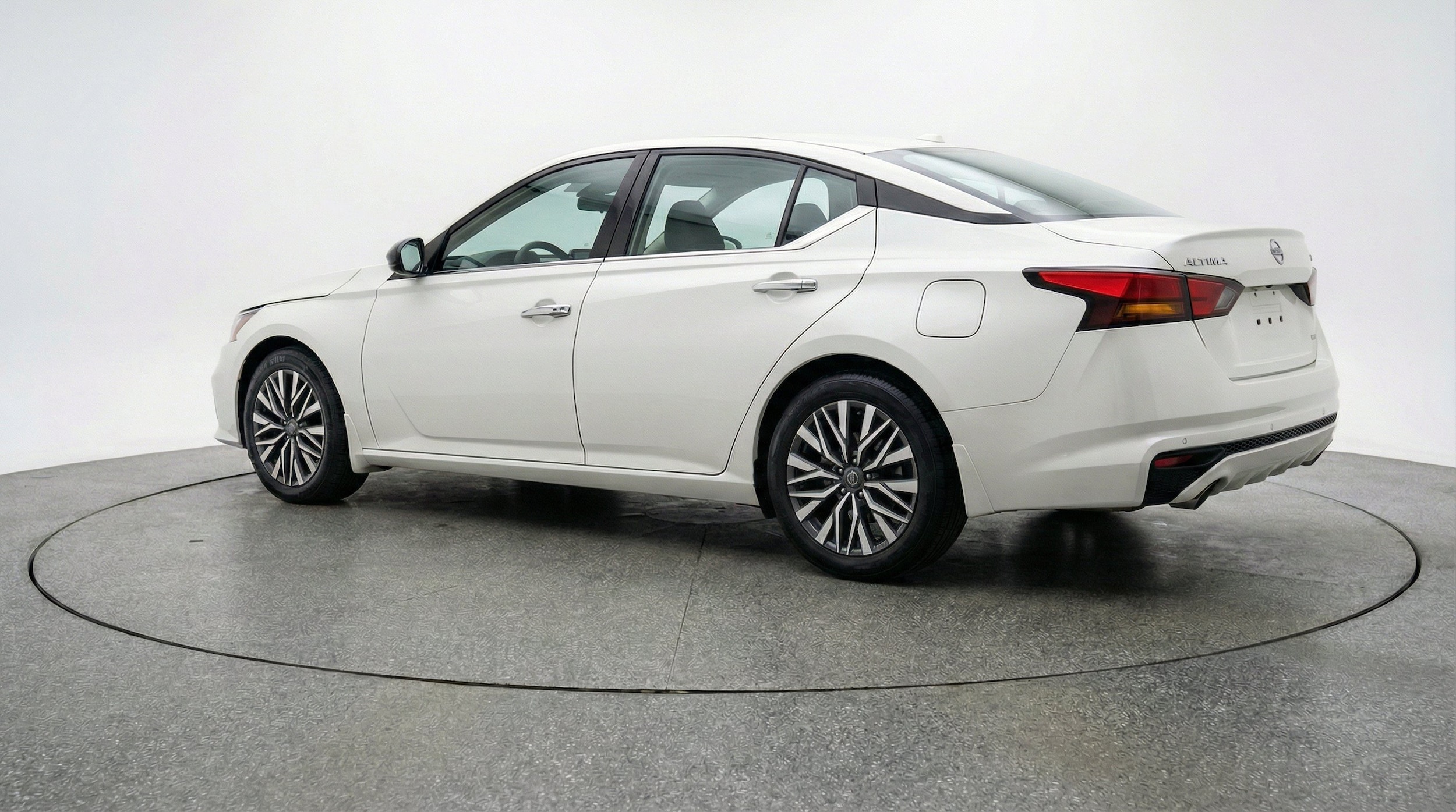 Thumbnail: 2025 Nissan Altima - 6