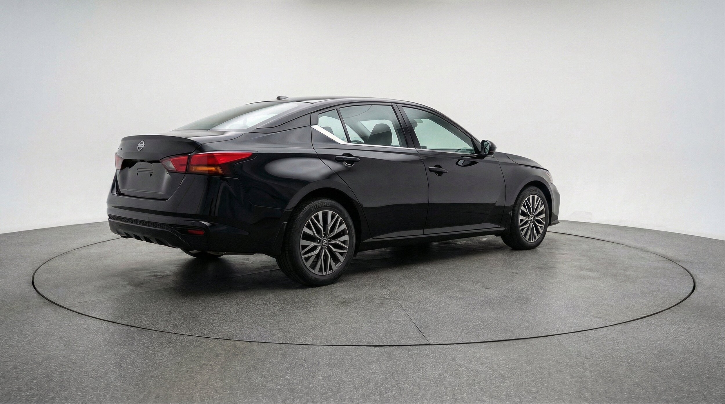 Thumbnail: 2025 Nissan Altima - 9