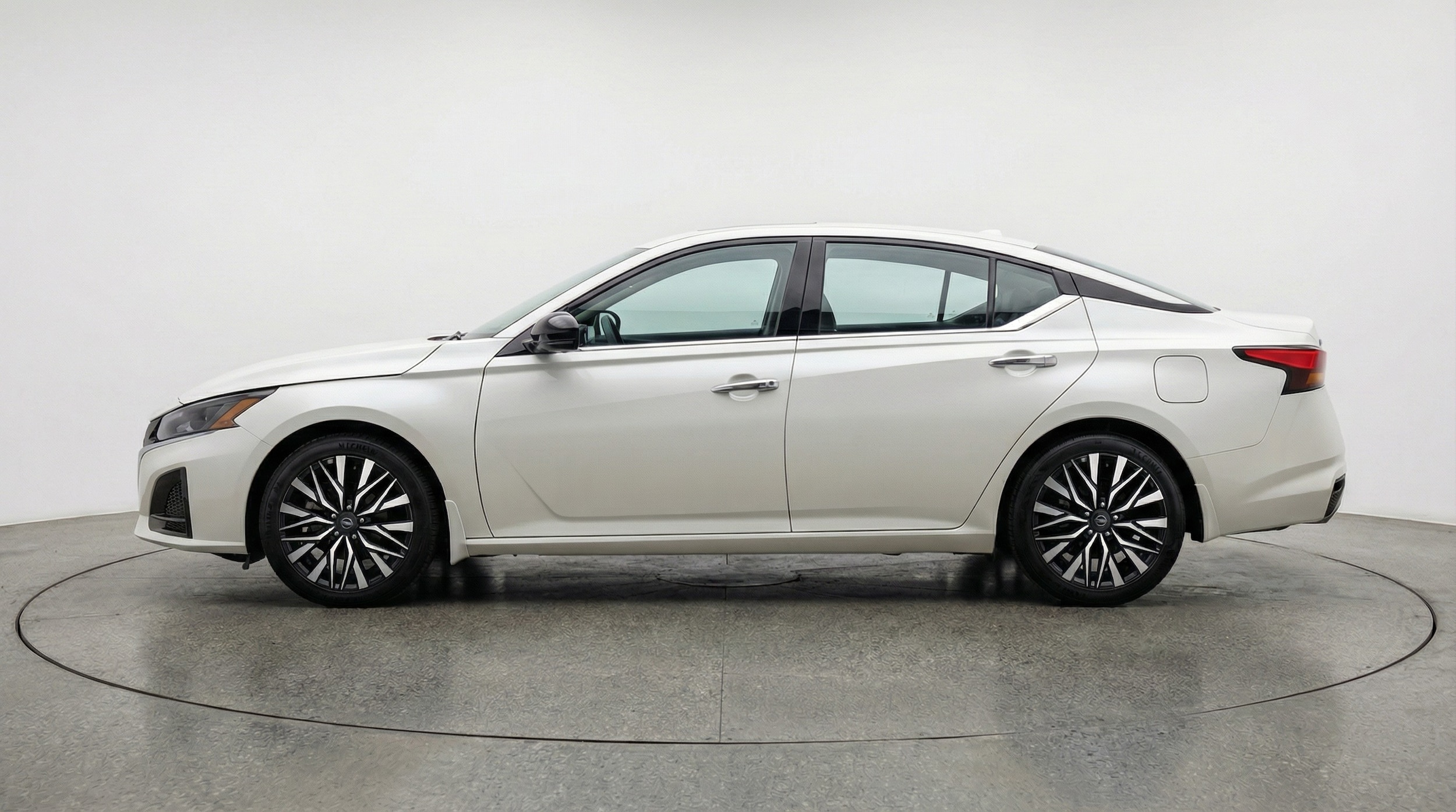 Thumbnail: 2025 Nissan Altima - 4
