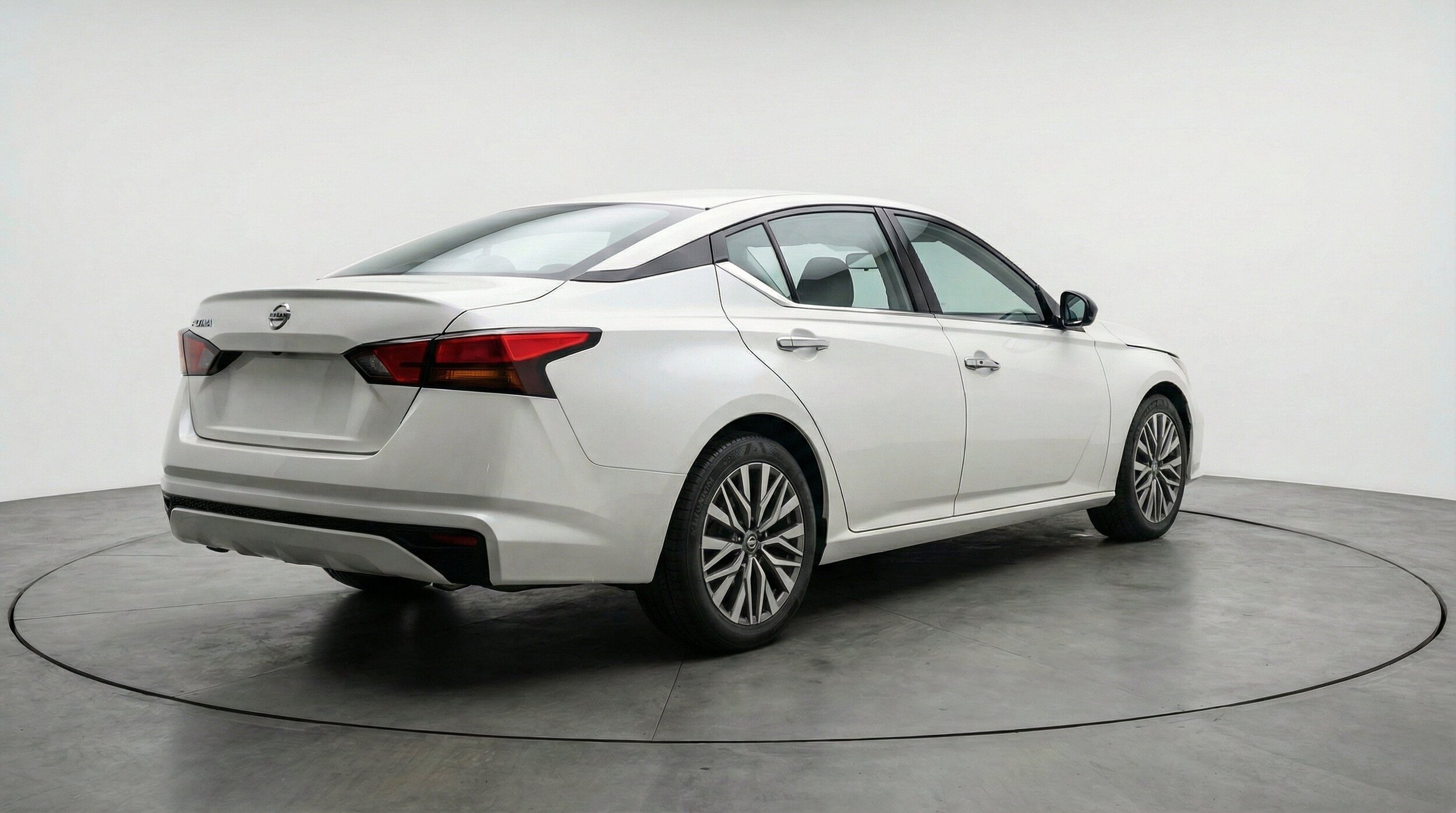 Thumbnail: 2025 Nissan Altima - 9
