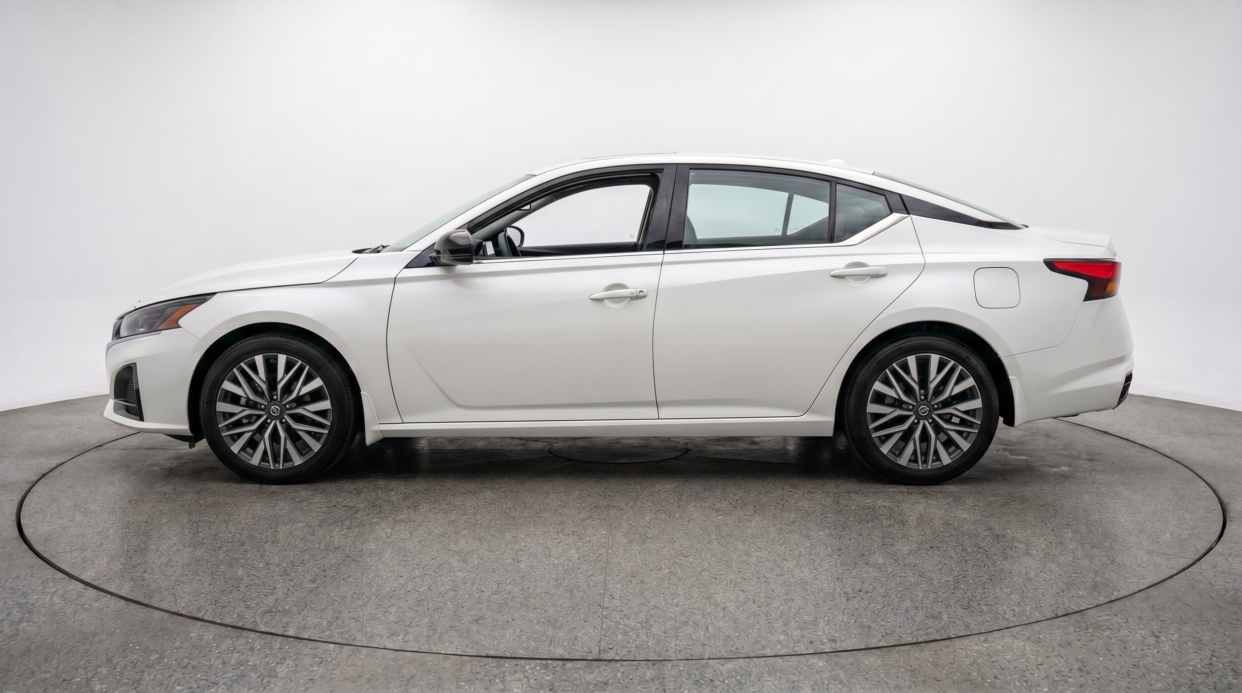 Thumbnail: 2025 Nissan Altima - 4