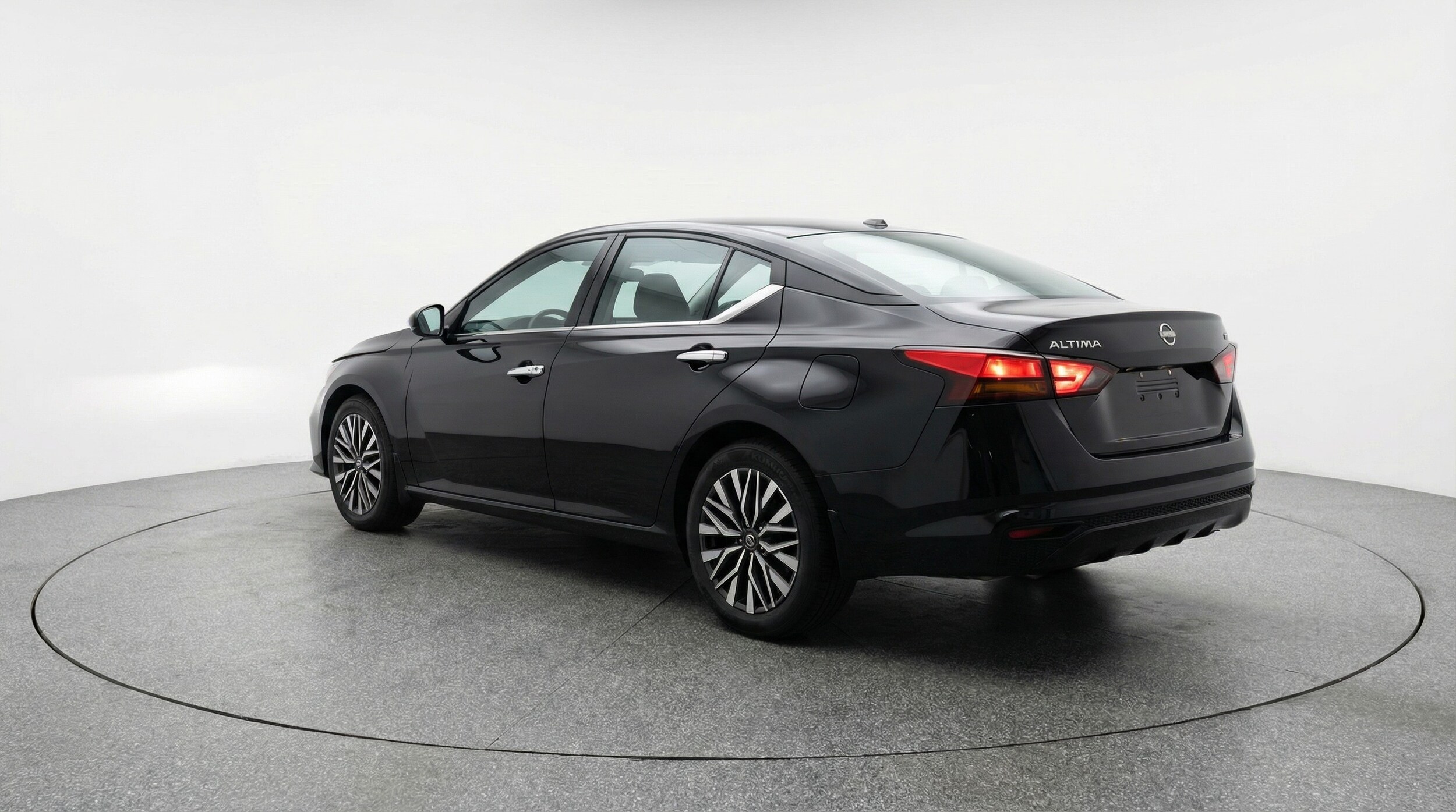 Thumbnail: 2025 Nissan Altima - 5