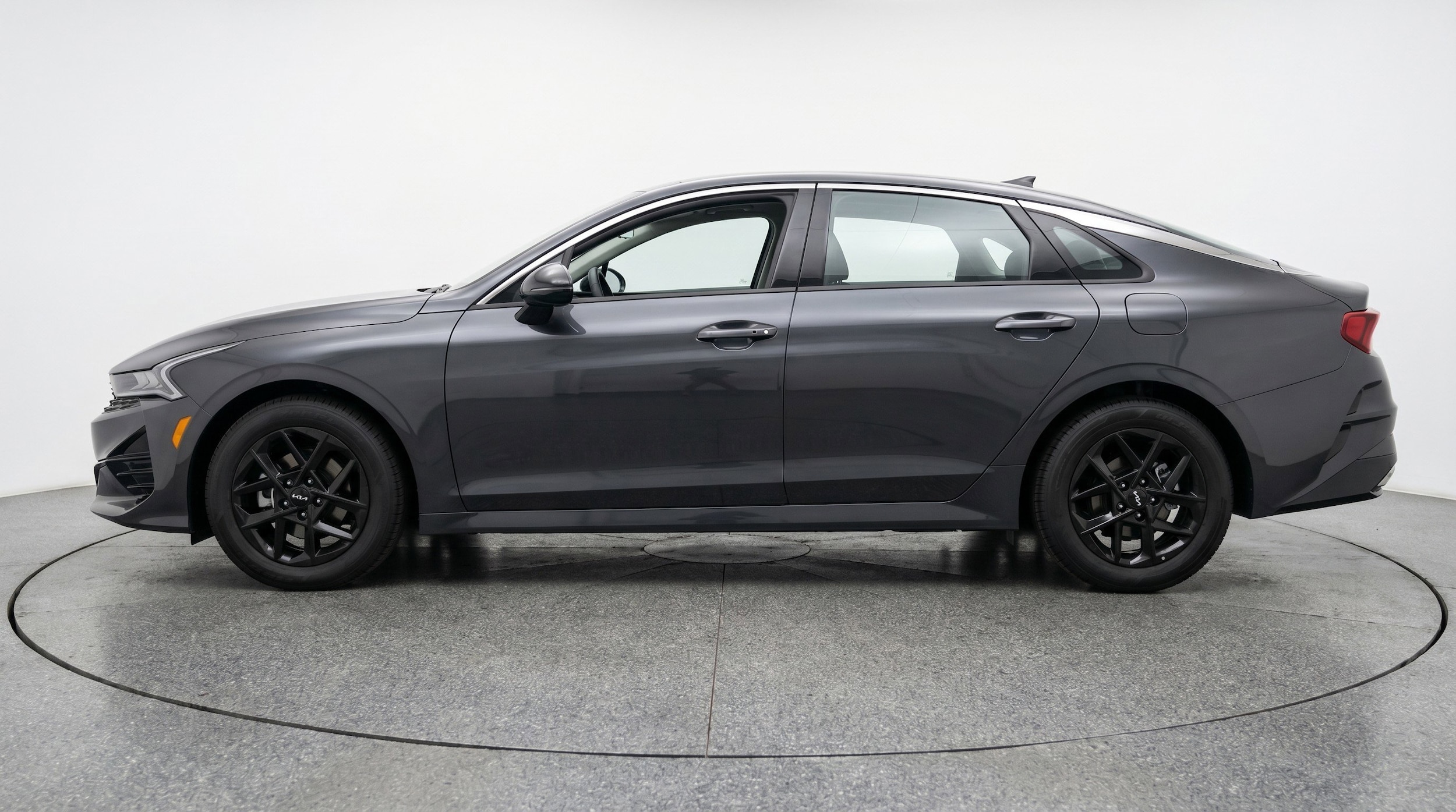 Thumbnail: 2025 Kia K5 - 5